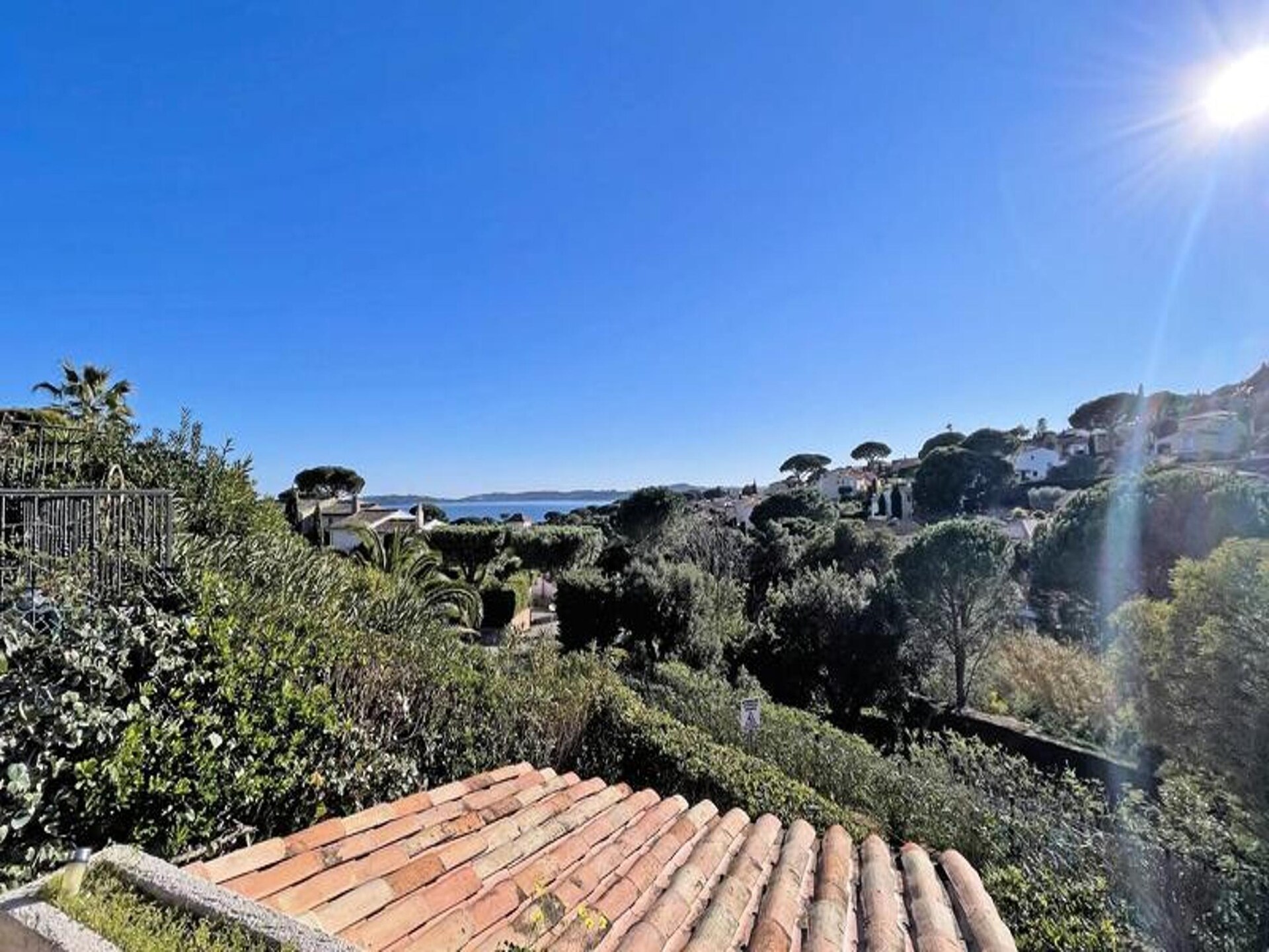 Zonnig appartement met zeezicht en zwembad op 600m van het strand in Ste Maxime - foto 21