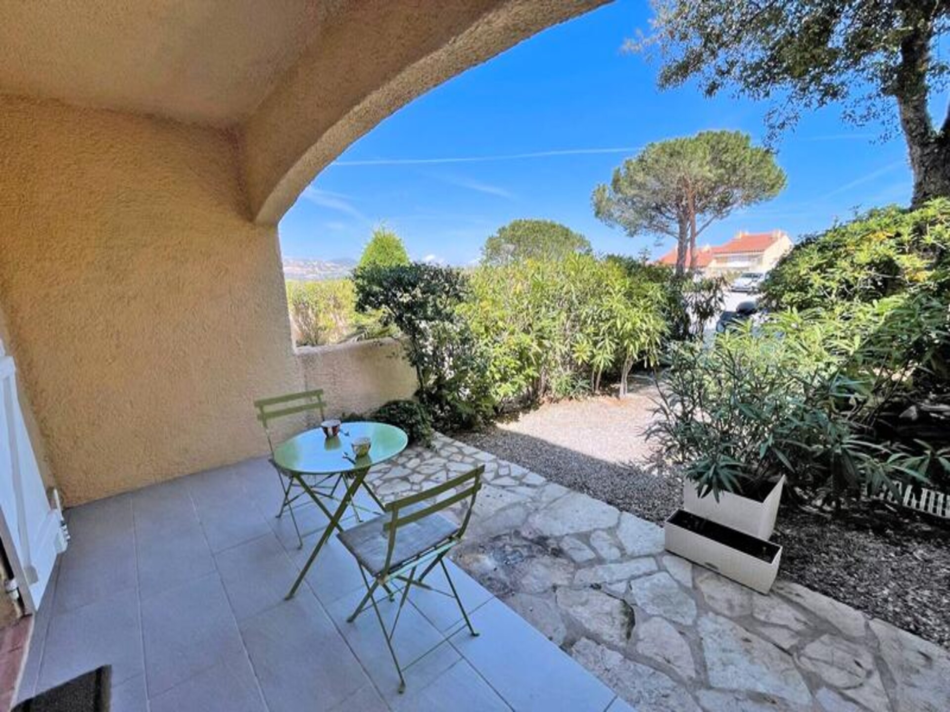 Licht appartement met airco en tuin, op 1,8 km van het strand van Sainte-Maxime - foto 9