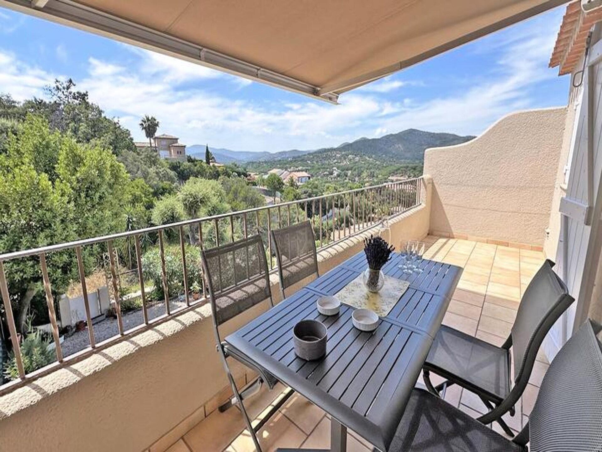 Zonnig appartement met zwembad en terras nabij Sainte-Maxime - foto 18