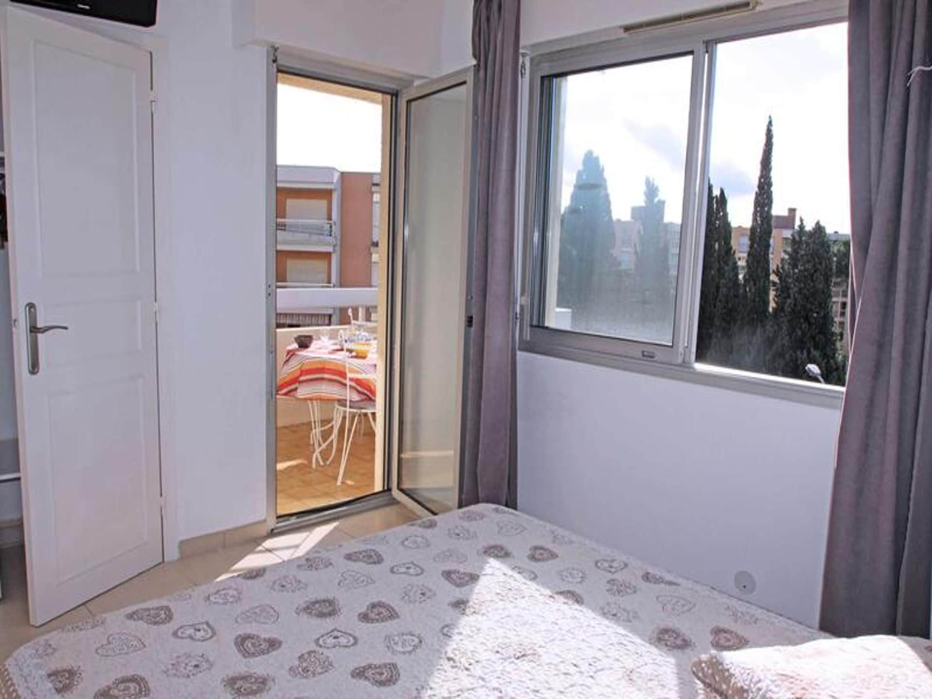 Ruim appartement met balkon, op 400 meter van het strand in Sainte-Maxime - foto 19