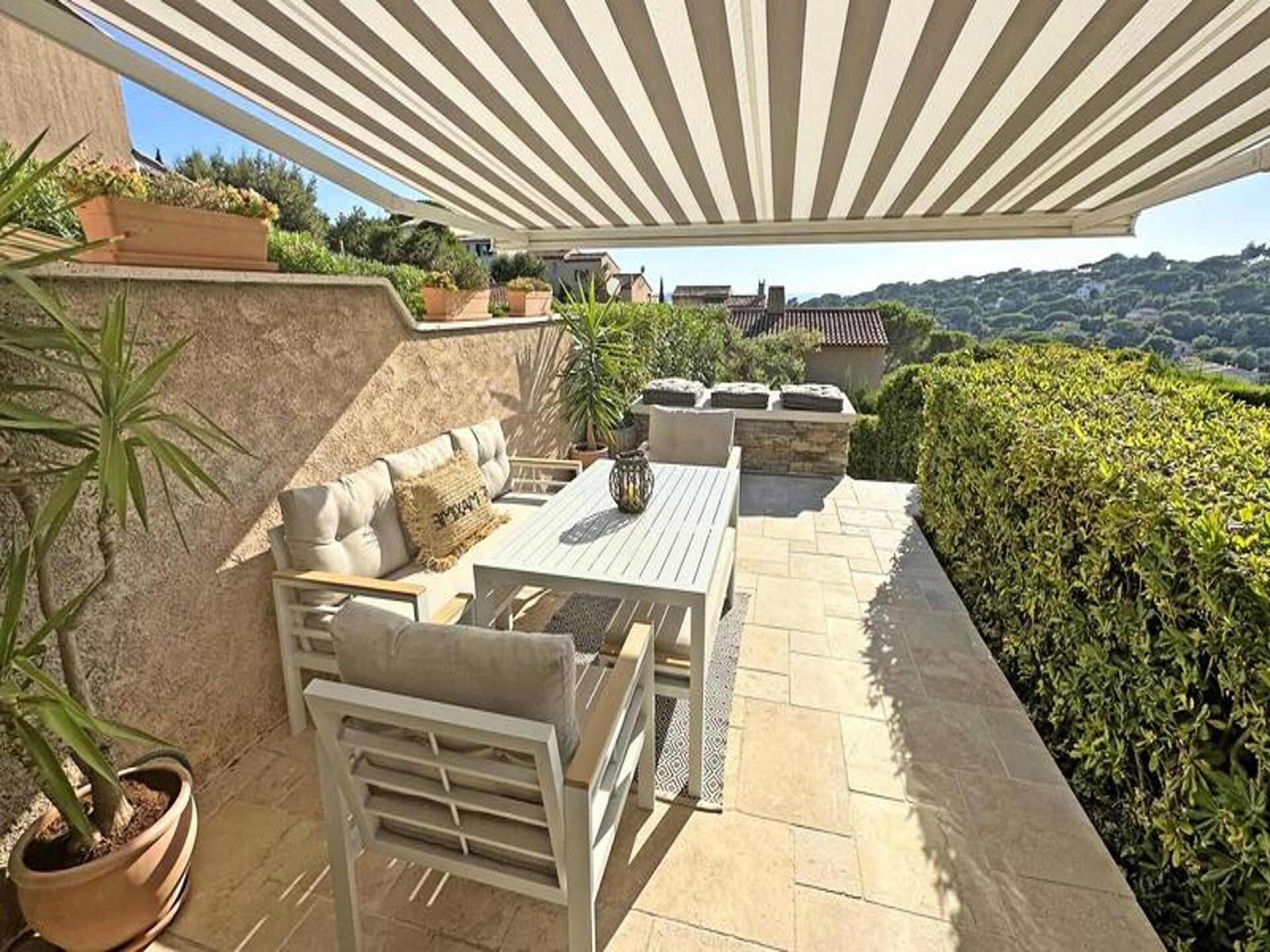 Gerenoveerd appartement met zeezicht en zwembad in Sainte-Maxime - foto 21