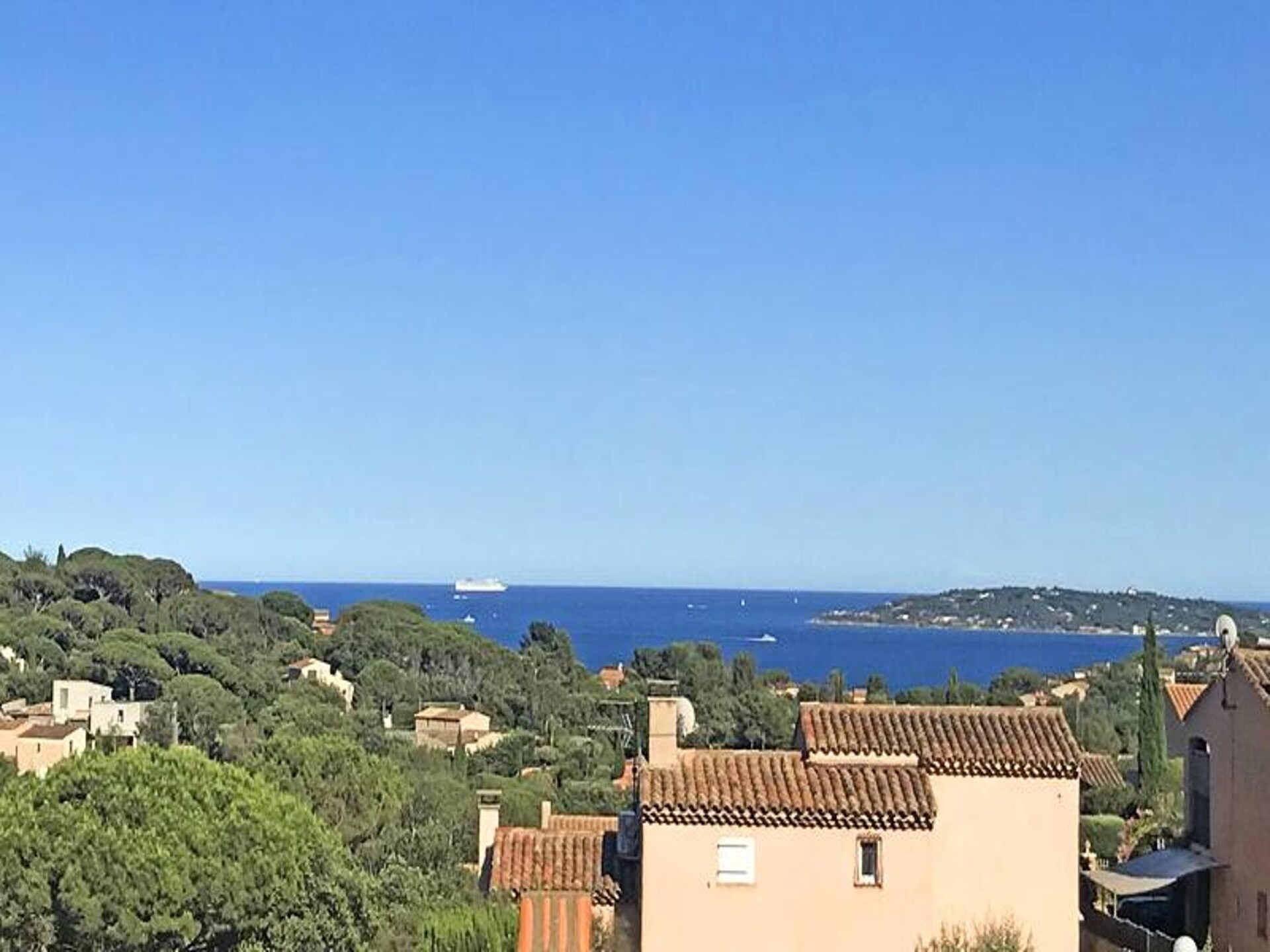 Gerenoveerd appartement met zeezicht en zwembad in Sainte-Maxime - foto 26