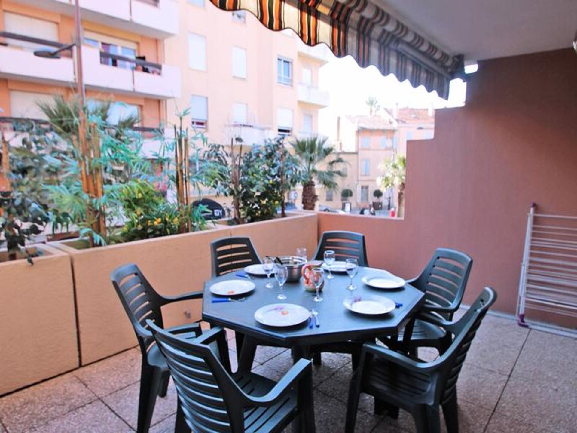 Knus appartement met terras op 300m van het strand in Sainte-Maxime - foto 17