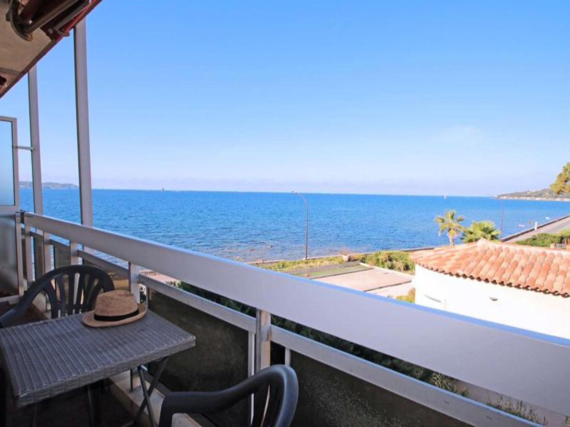 Studio met zeezicht en terras, op 20 meter van het strand in Sainte-Maxime - foto 14