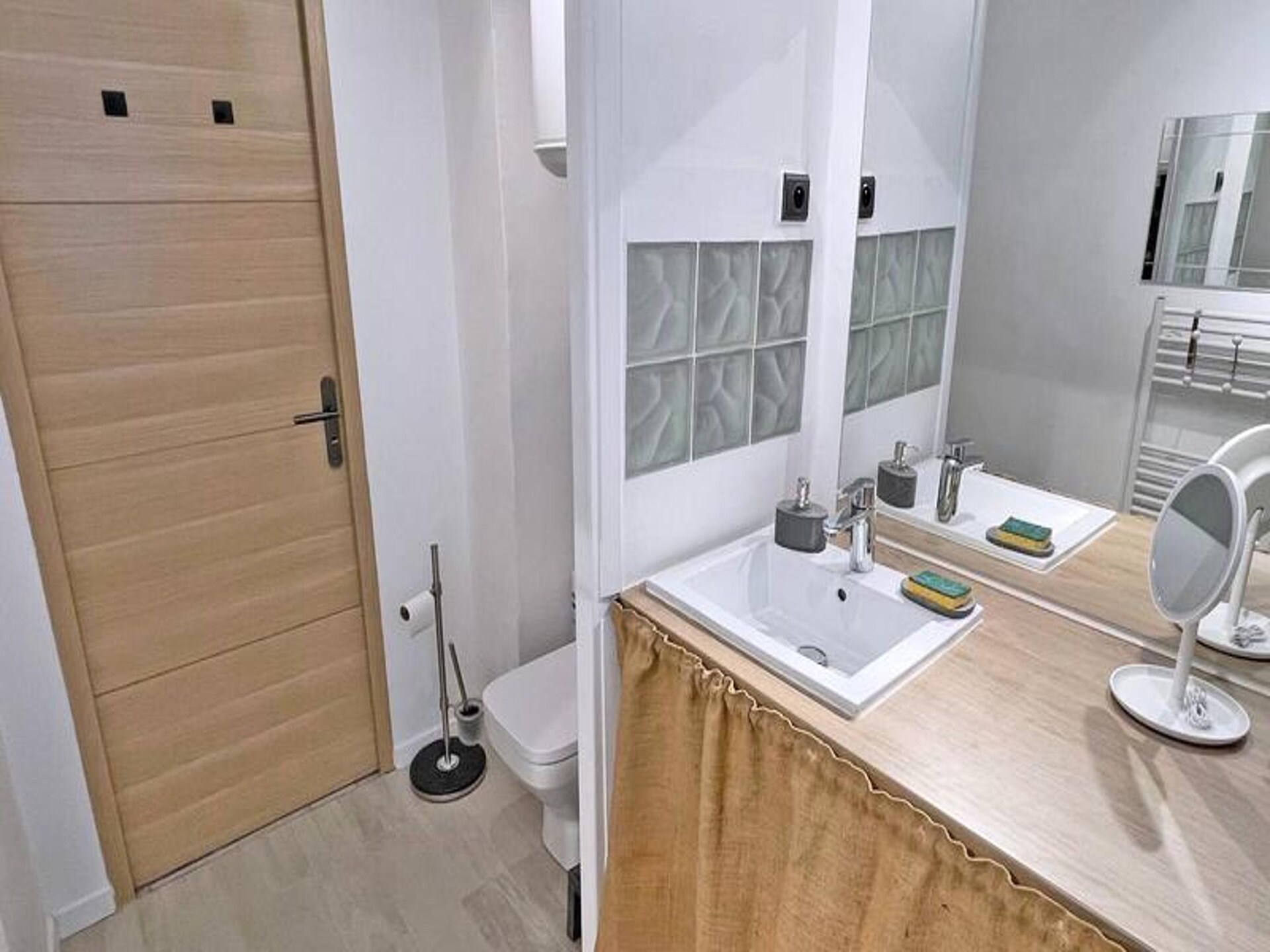 Gerenoveerde studio met terras op 300 meter van het strand in Sainte-Maxime - foto 14