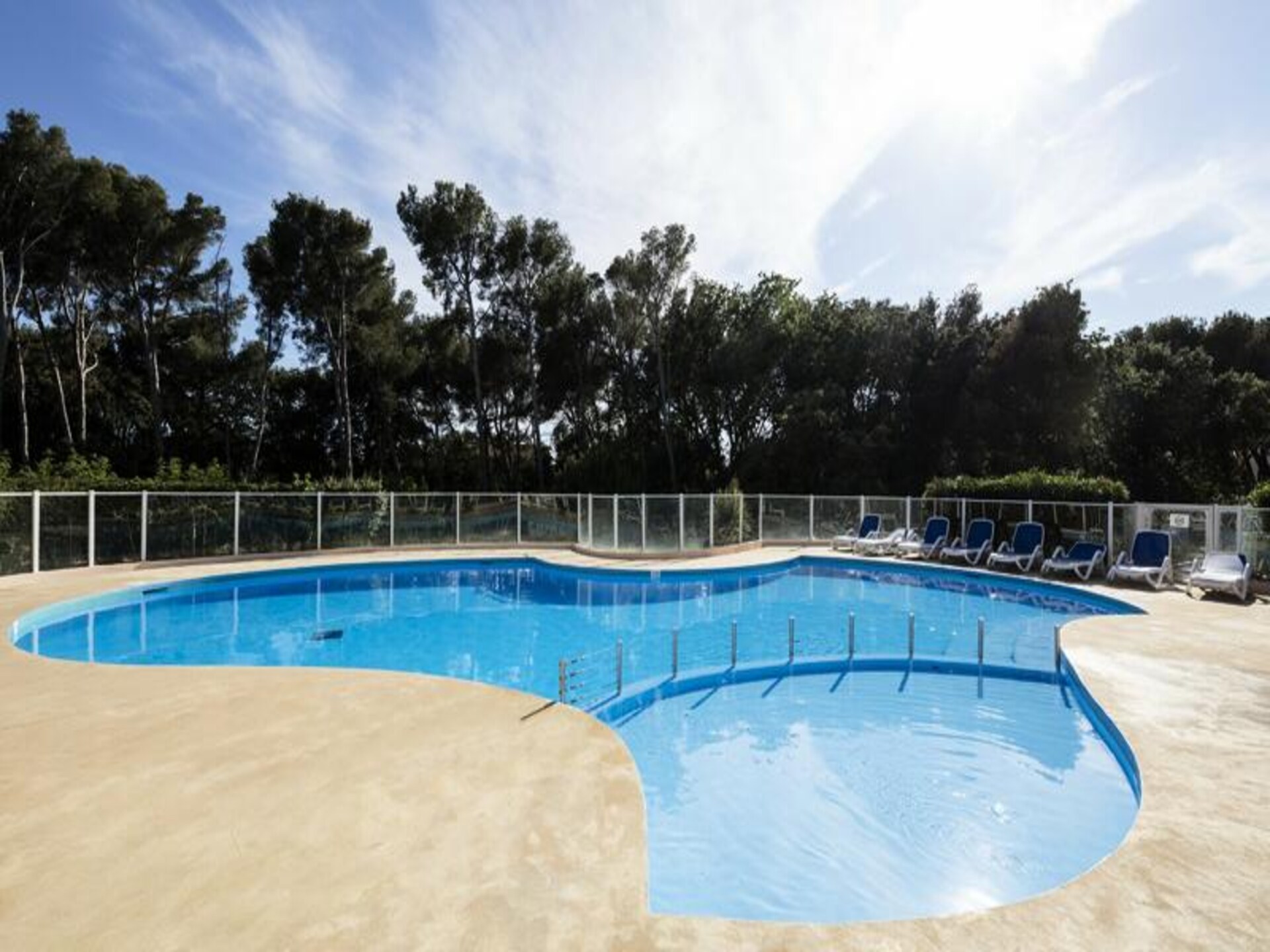 Knus appartement op 350m van strand met zwembad bij Six-Fours-les-Plages - foto 15