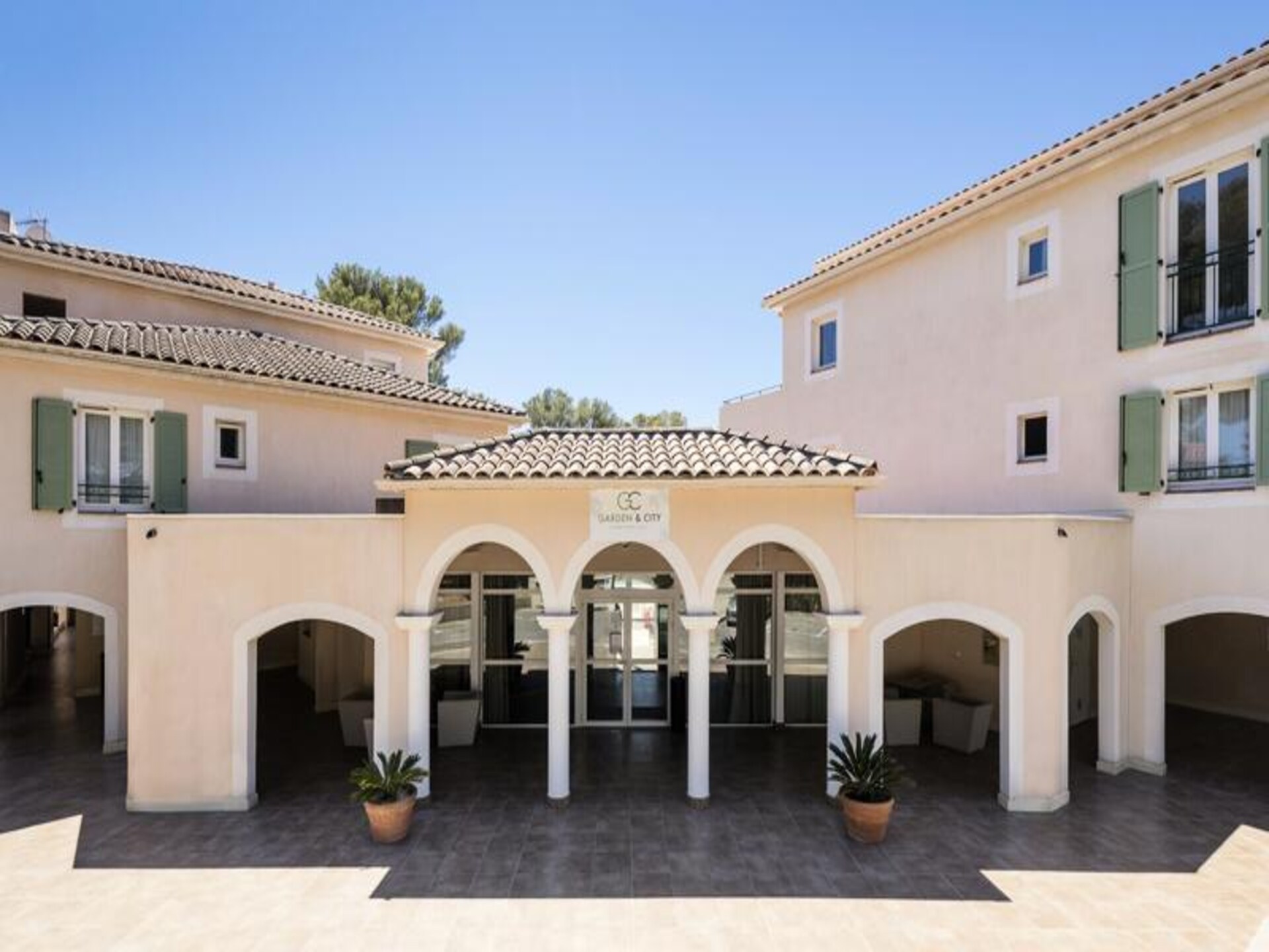 Licht appartement op 350m van strand met zwembad in Six-Fours-les-Plages - foto 11