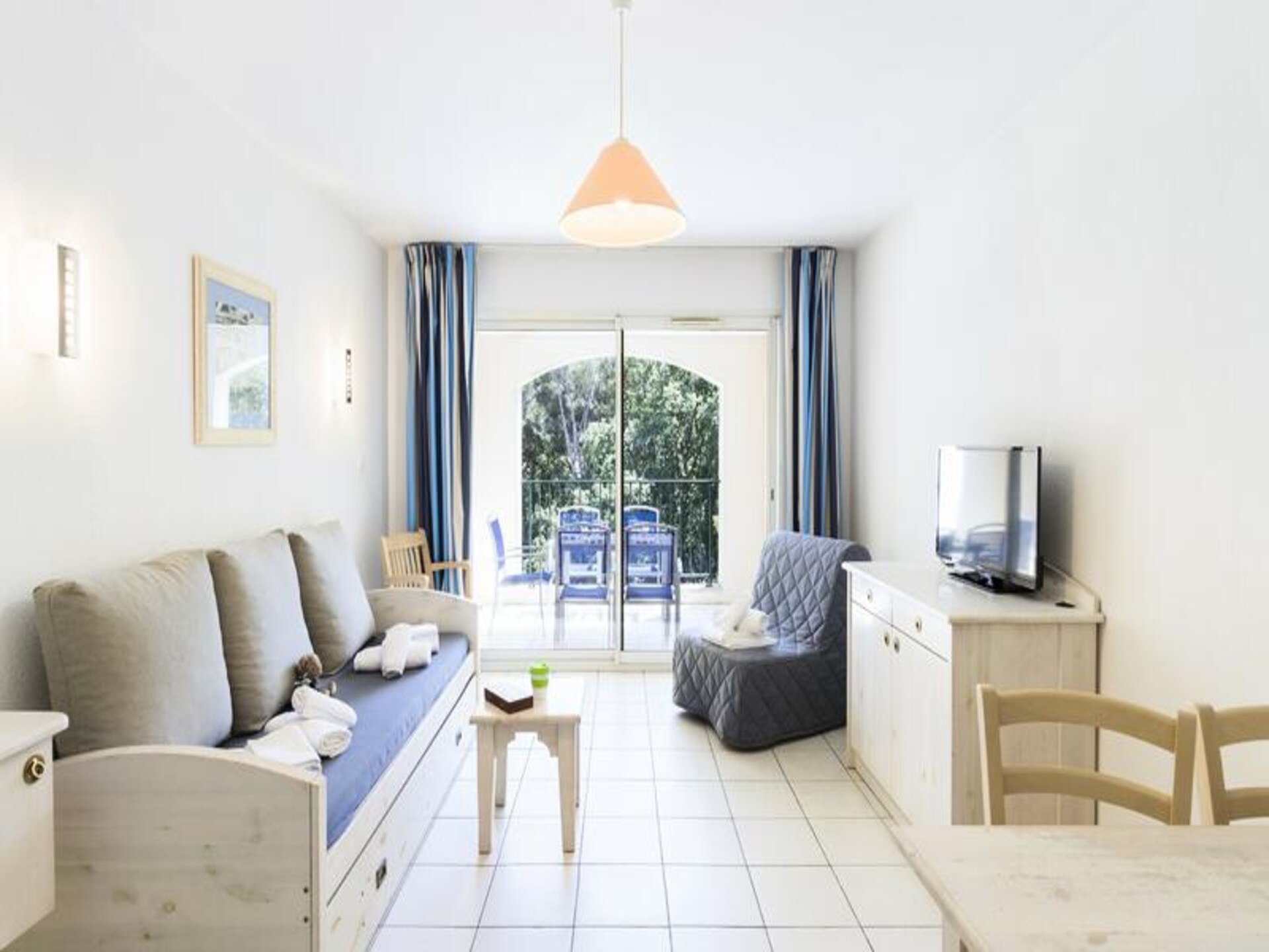 Licht appartement op 350m van strand met zwembad in Six-Fours-les-Plages - foto 20