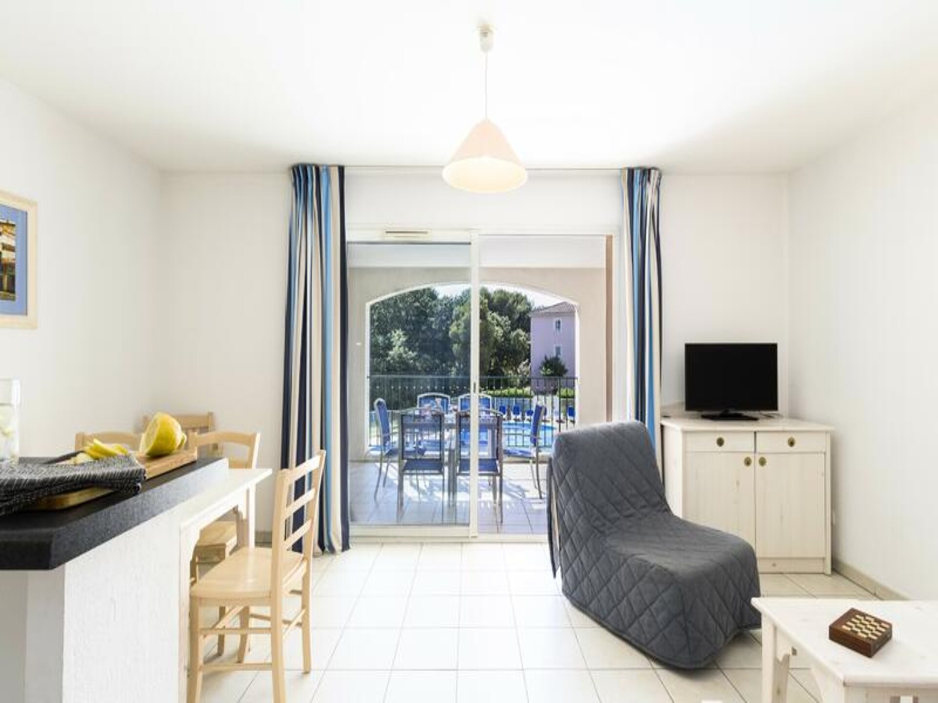 Ruim 6-persoons appartement met zwembad op 350m van het strand - foto 20
