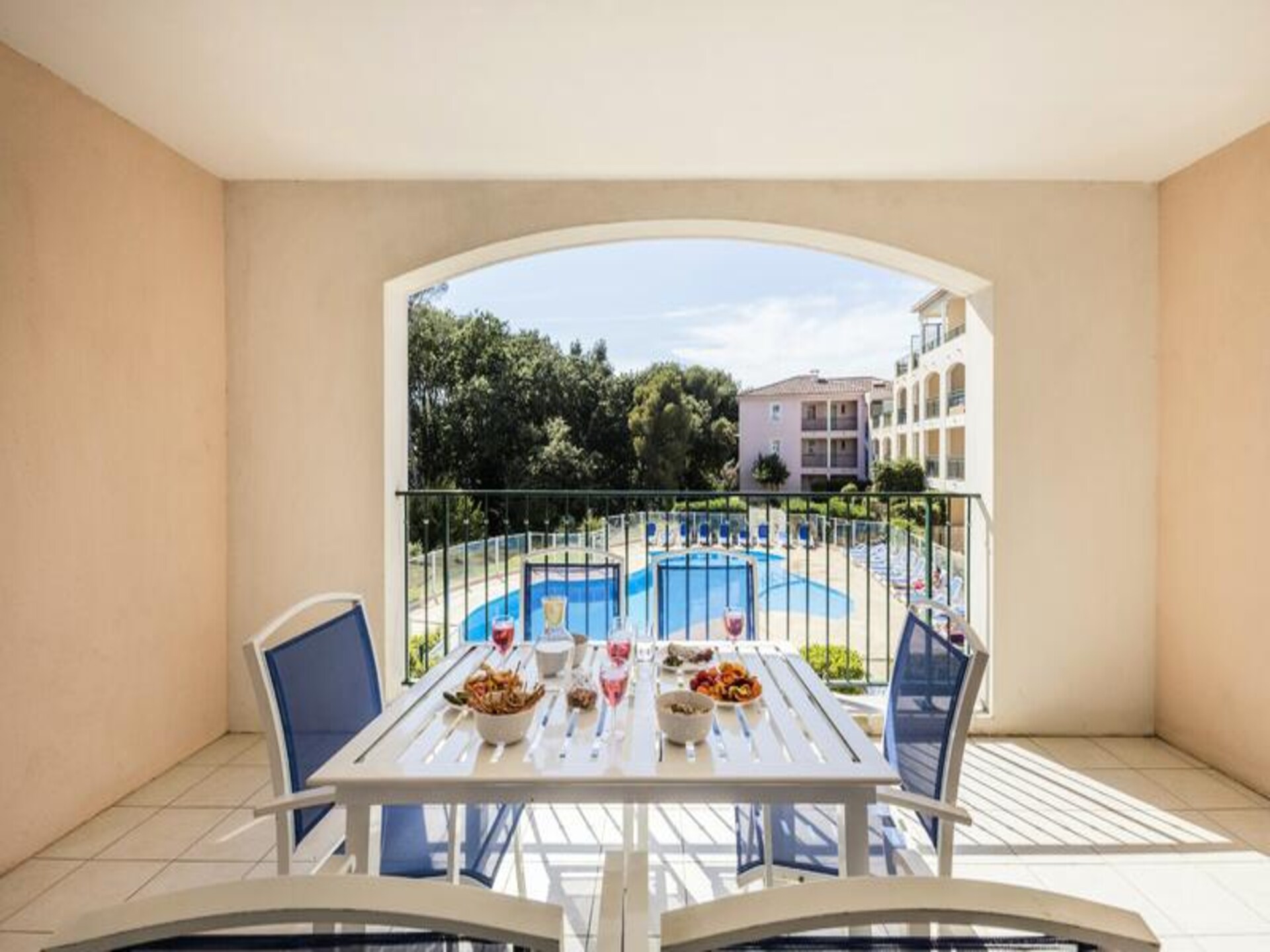 Ruim 6-persoons appartement met zwembad op 350m van het strand - foto 29