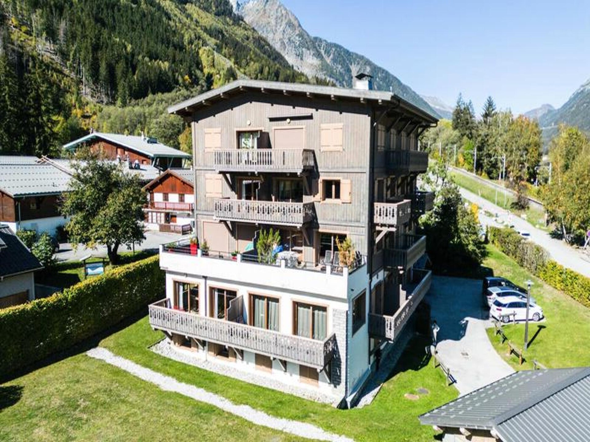 Appartement met Mont-Blanc uitzicht op 450m van het centrum van Chamonix - foto 3