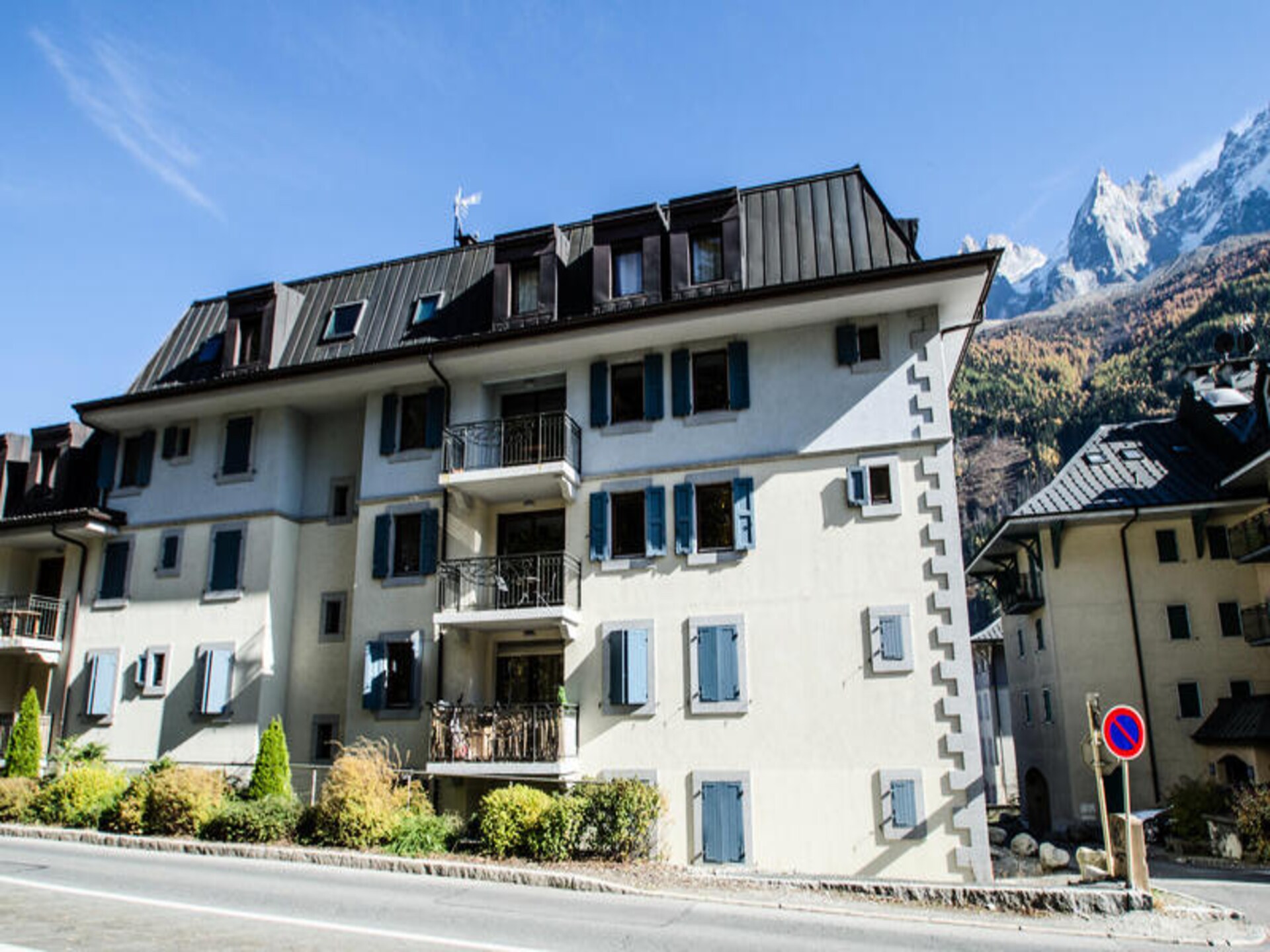 Ruim 4-slaapkamer appartement in het hart van Chamonix met uitzicht op de Mont Blanc - foto 2