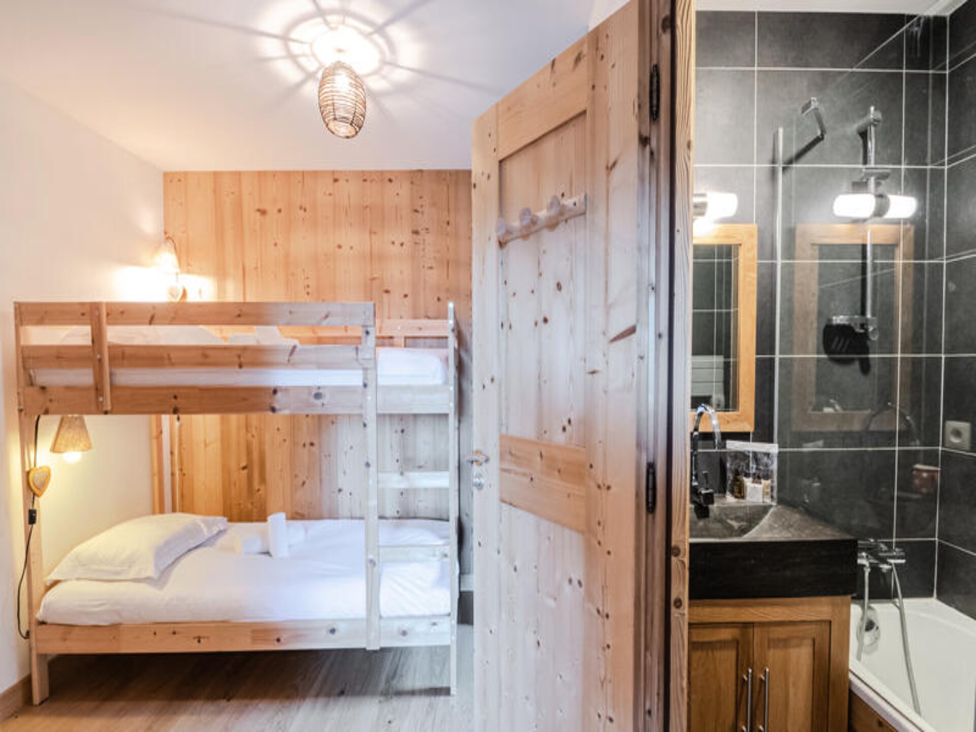 Ruim chalet voor 6 met sauna en tuin vlakbij centrum Chamonix - foto 17