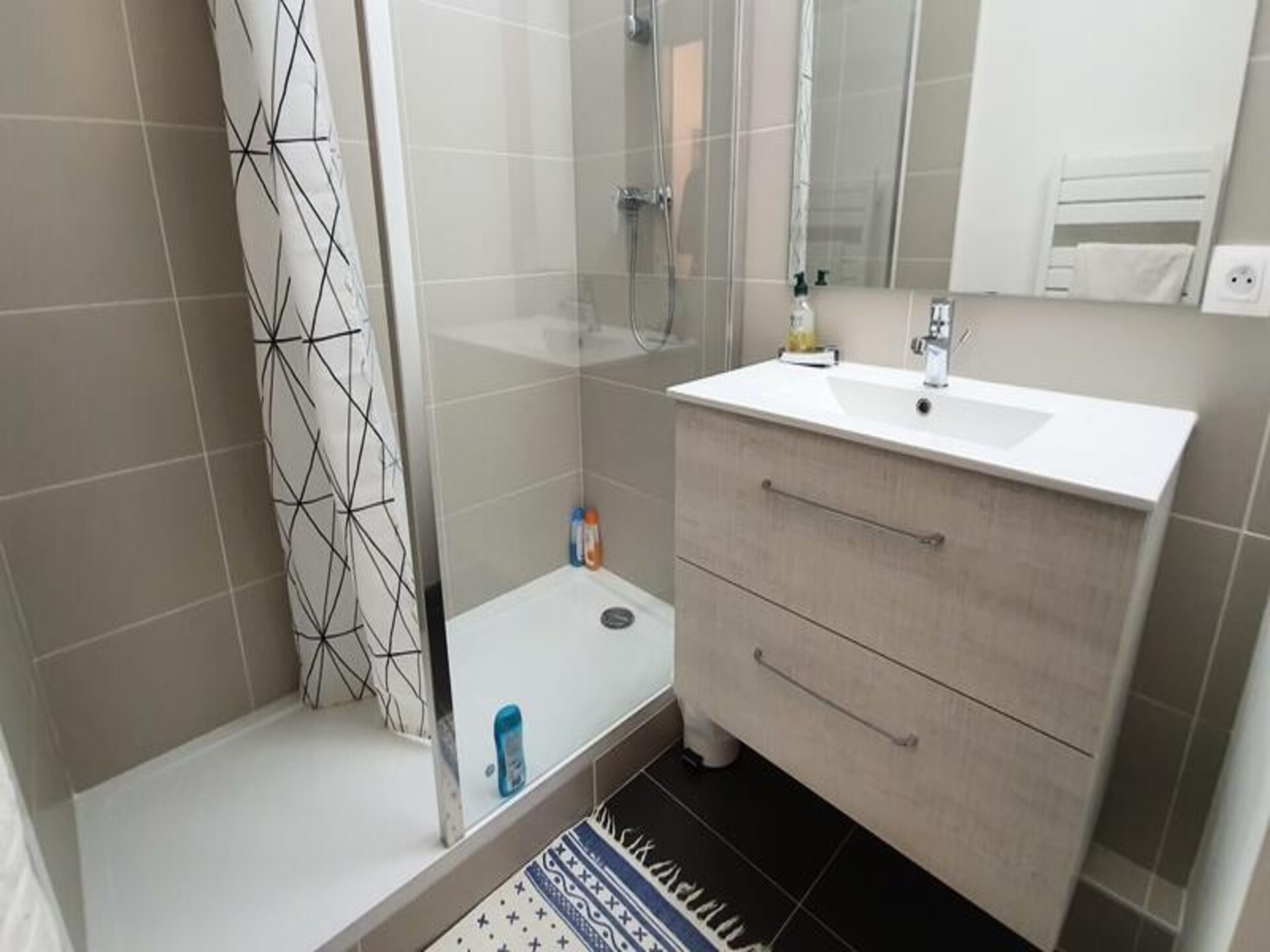 Modern appartement in historisch hart Grenoble, vlakbij Bastille - foto 17