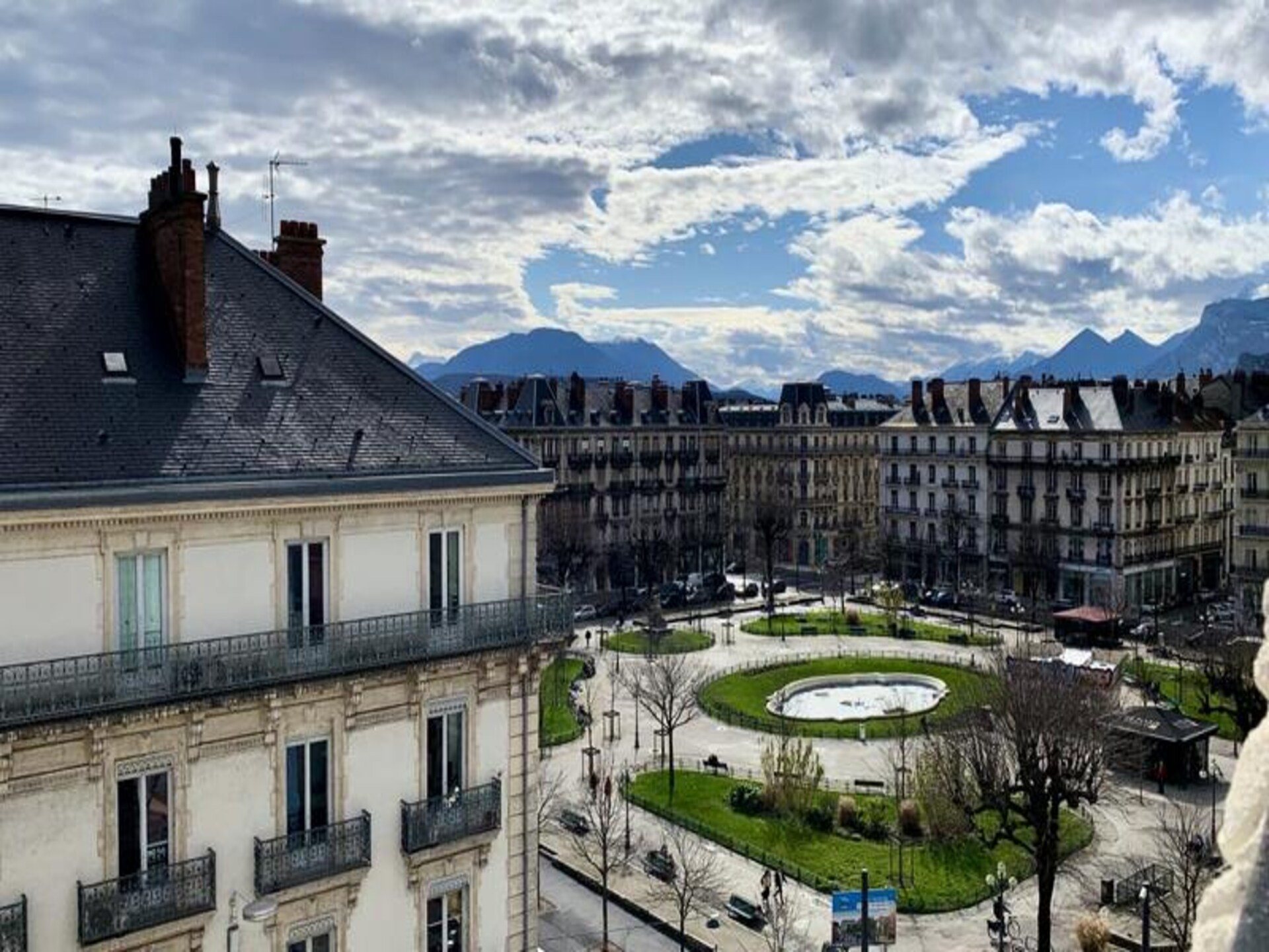 La Perle: Stijlvol Appartement in Hypercentrum Grenoble, tegenover Place Victor Hugo - foto 36