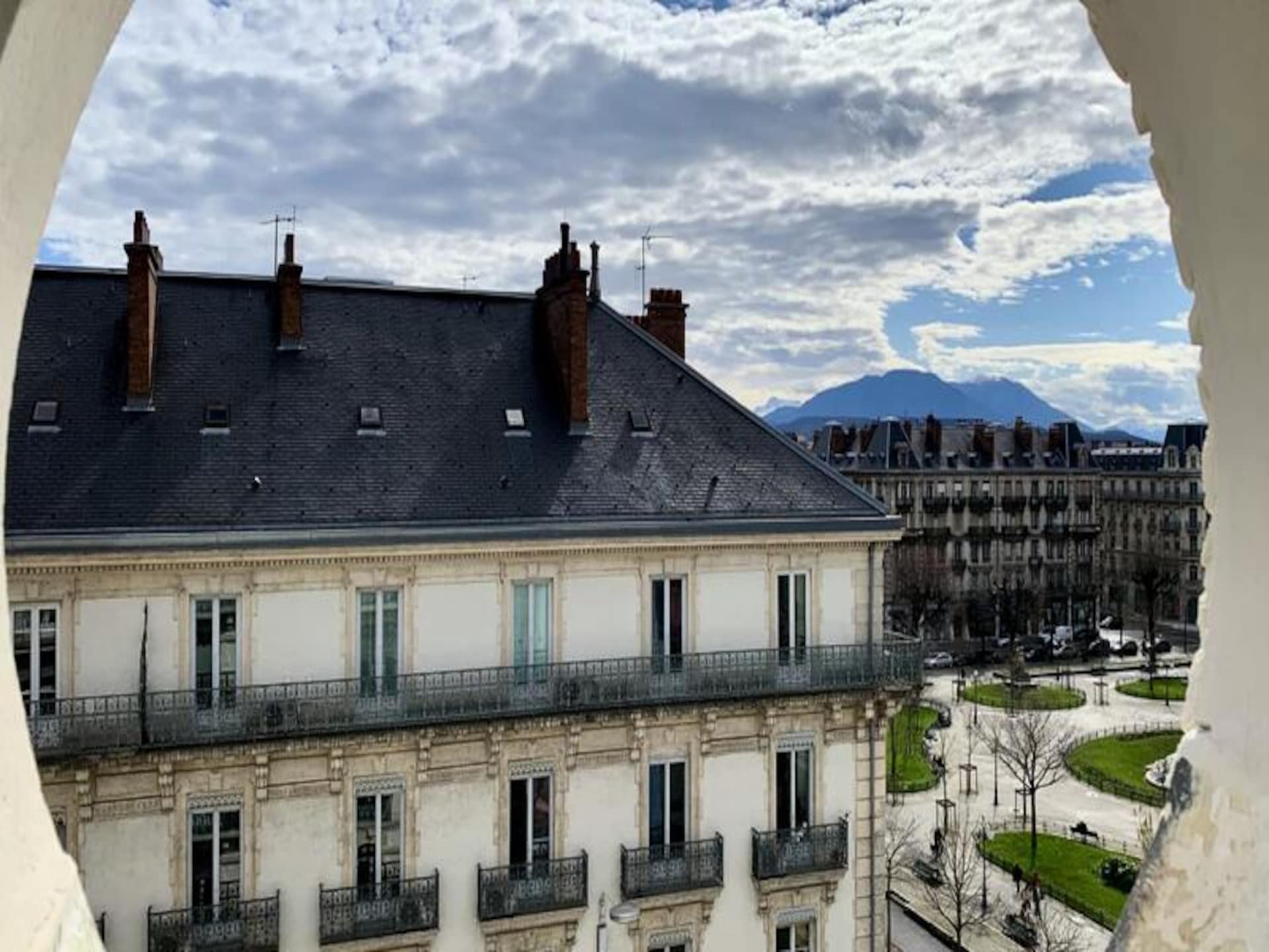 La Perle: Stijlvol Appartement in Hypercentrum Grenoble, tegenover Place Victor Hugo - foto 37