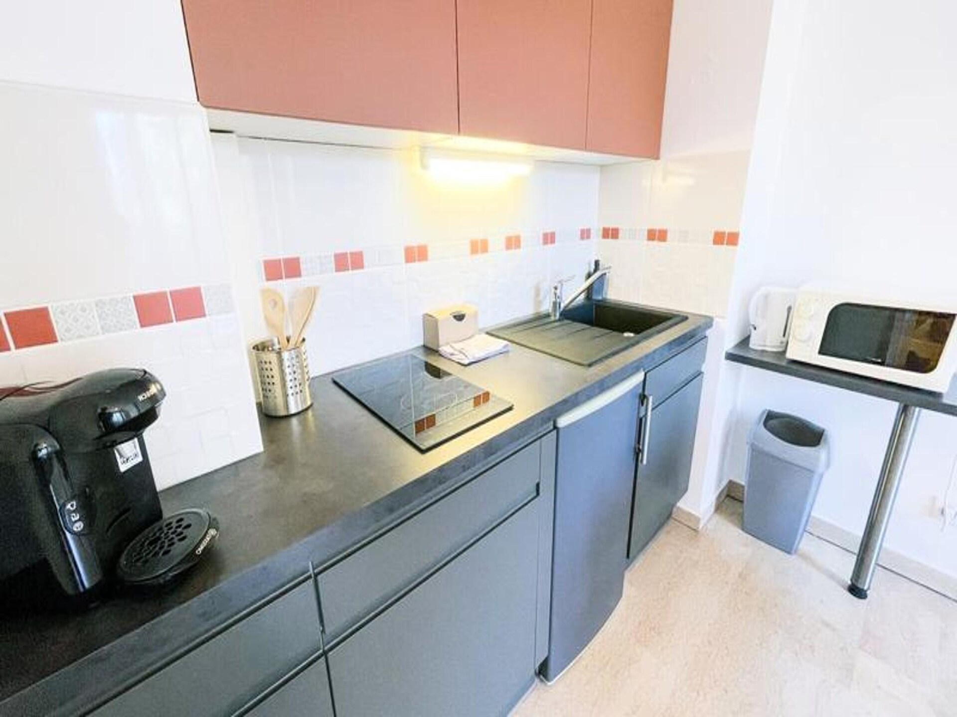Knusse studio met balkon in Grenoble, vlakbij tram en gratis parkeren - foto 9