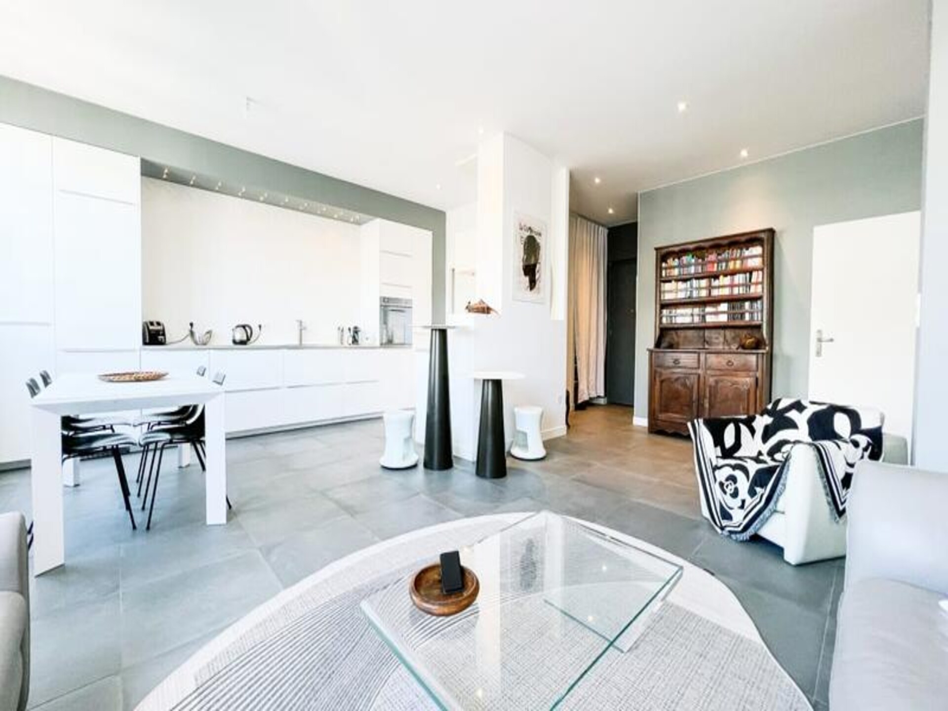 Ruim en koel familie-appartement met 3 slaapkamers in het hart van Grenoble - foto 5
