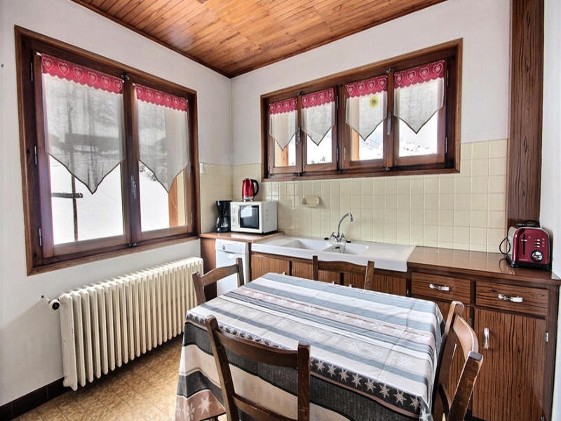 Rustiek appartement voor 6 in Morzine, vlakbij de Pleney lift - foto 4