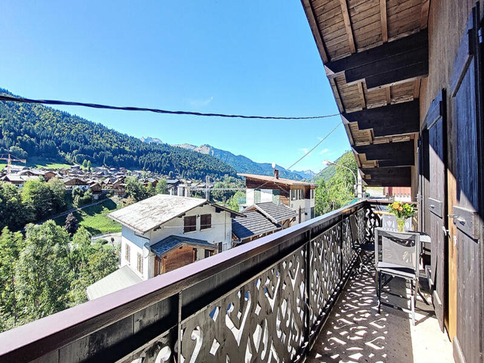 Ruim 9-persoons appartement met balkon en uitzicht op Morzine - foto 26