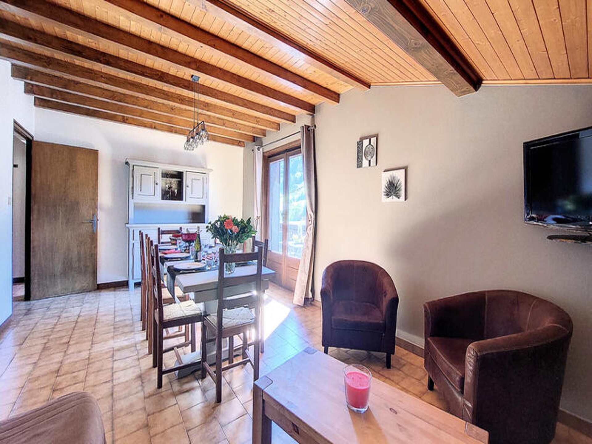 Ruim 9-persoons appartement met balkon en uitzicht op Morzine - foto 18
