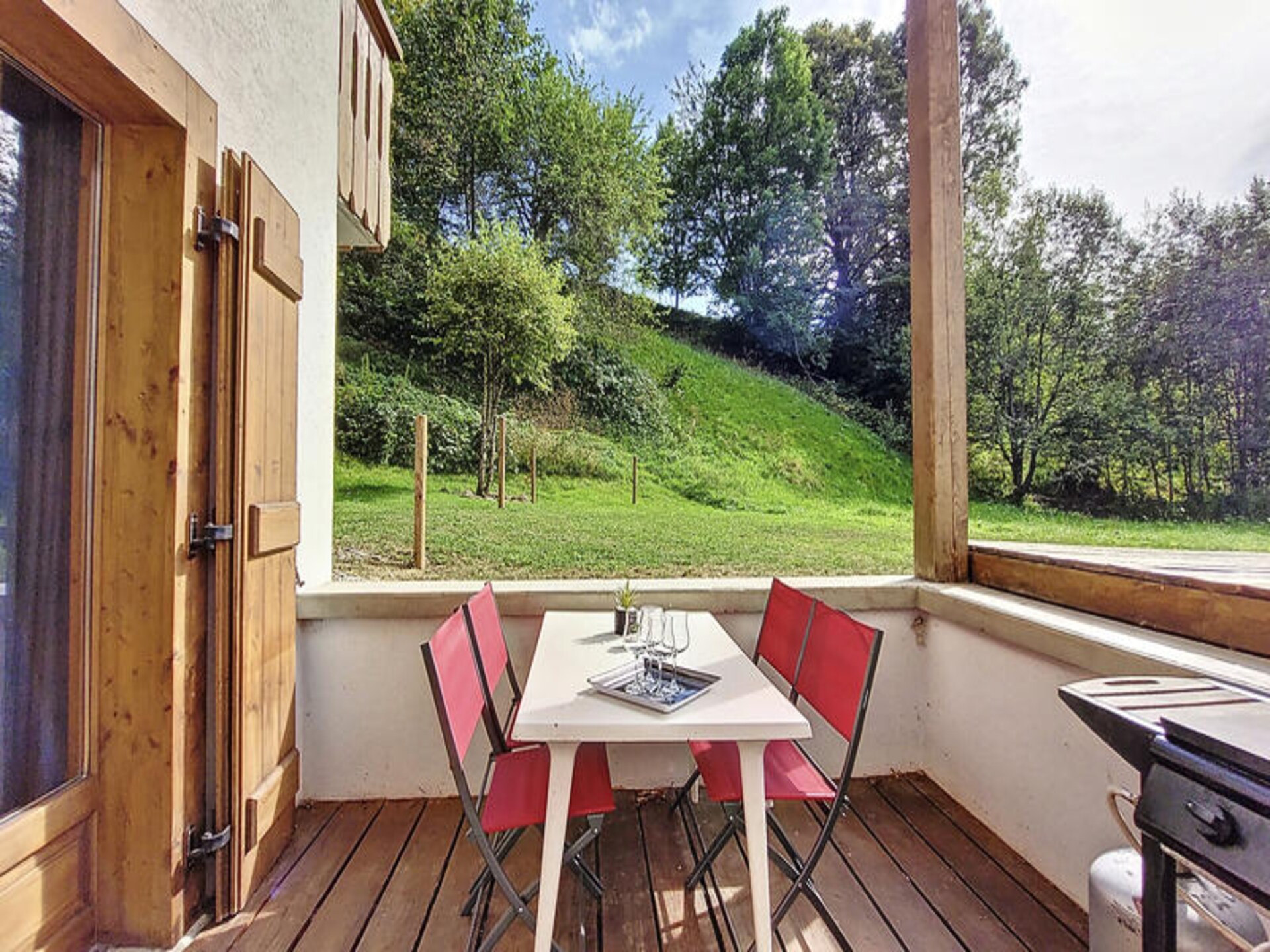 Ruim 5-persoons appartement met tuin nabij Morzine en skishuttle - foto 14