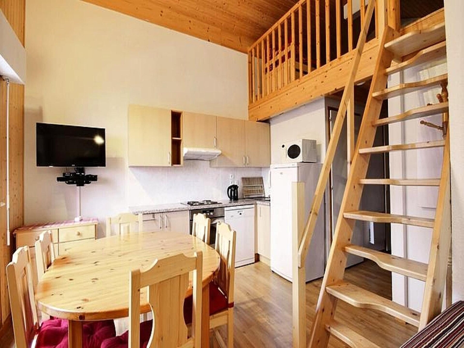 Ruim 8-persoons appartement met balkon en zicht op de skipistes in Saint Jean d'Aulps - foto 12