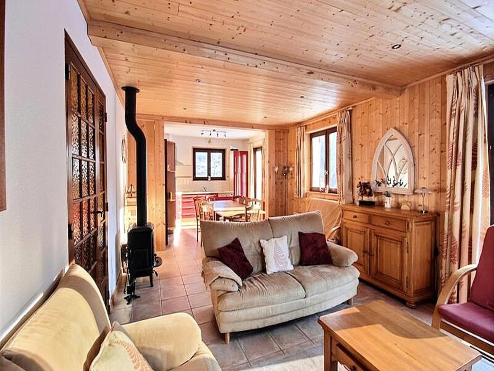 Ruim chalet voor 8 personen met grote tuin, op 5 minuten van de pistes - foto 1