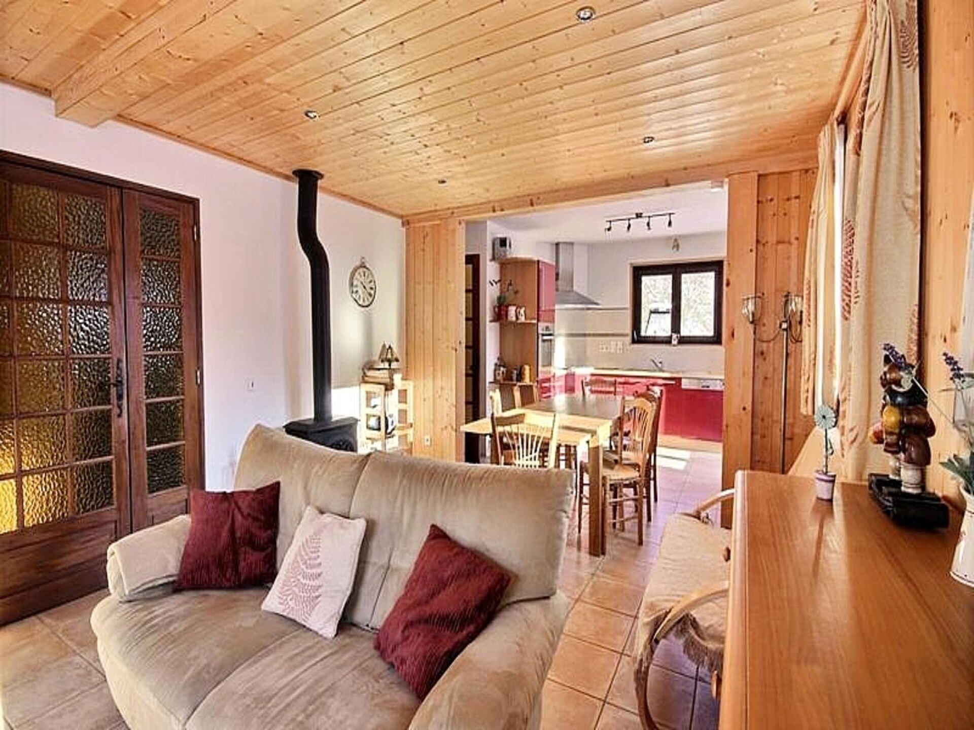 Ruim chalet voor 8 personen met grote tuin, op 5 minuten van de pistes - foto 11