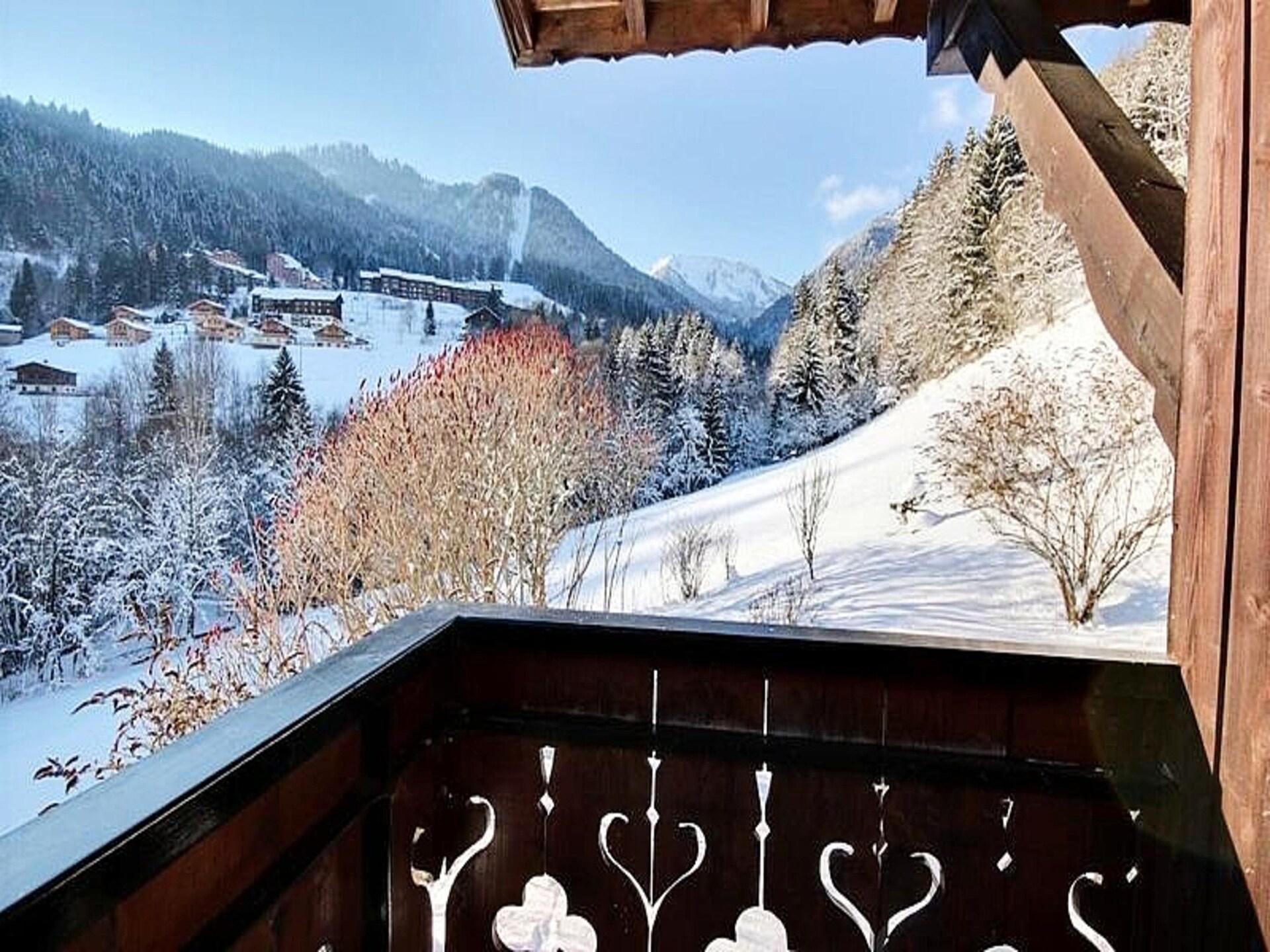 Ruim chalet voor 8 personen met grote tuin, op 5 minuten van de pistes - foto 34