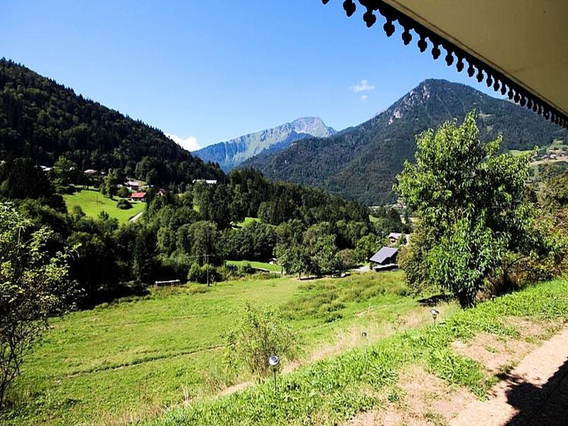 Ruim chalet voor 8 personen met grote tuin, op 5 minuten van de pistes - foto 33