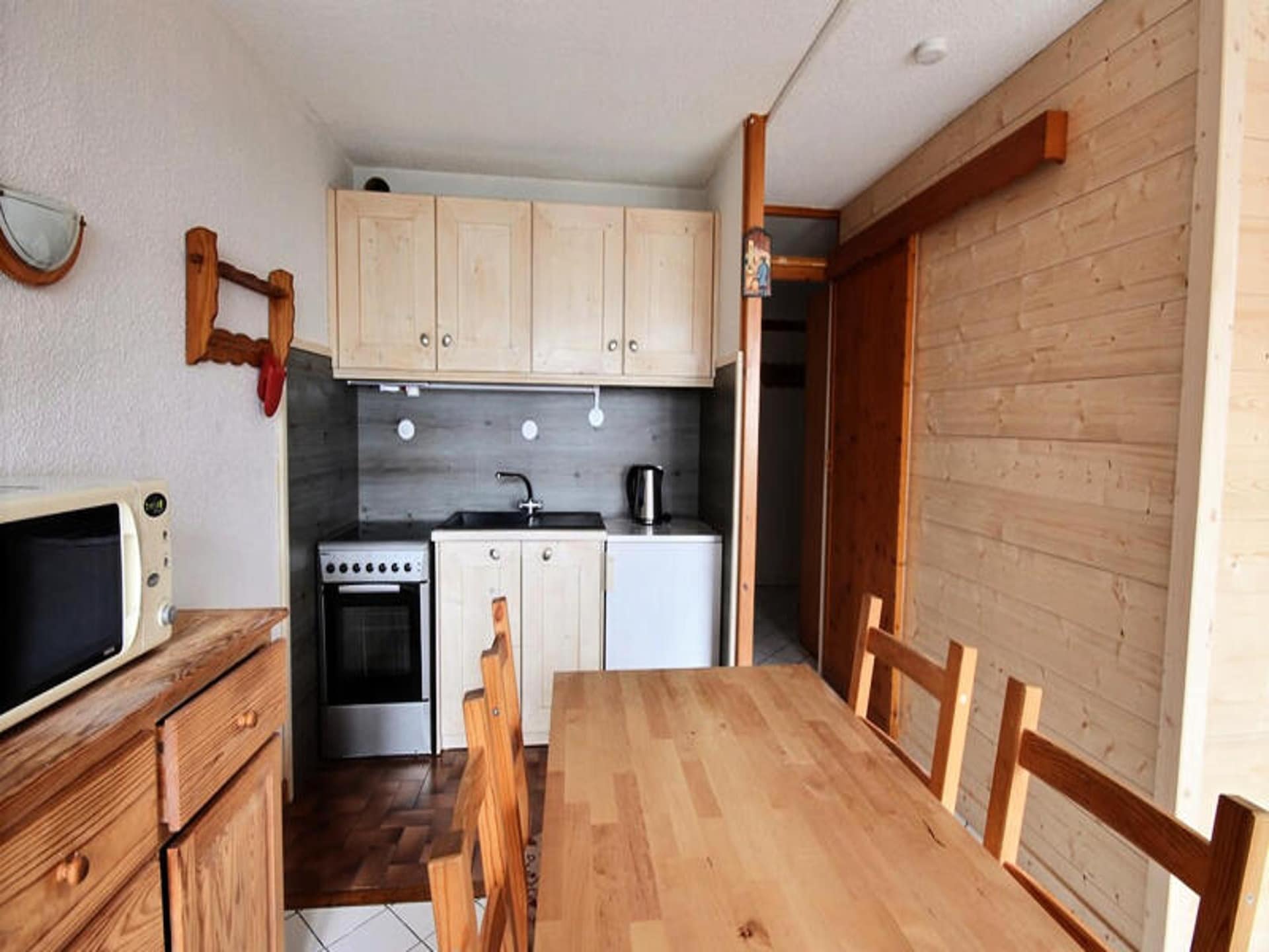 Knusse studio voor 4 bij de skilift in Saint Jean d'Aulps met zwembad - foto 11