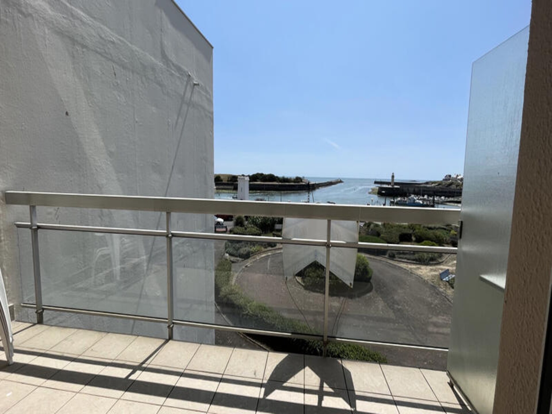 Licht appartement op 2e verdieping met balkon, garage en nabij strand Boisvinet - foto 17
