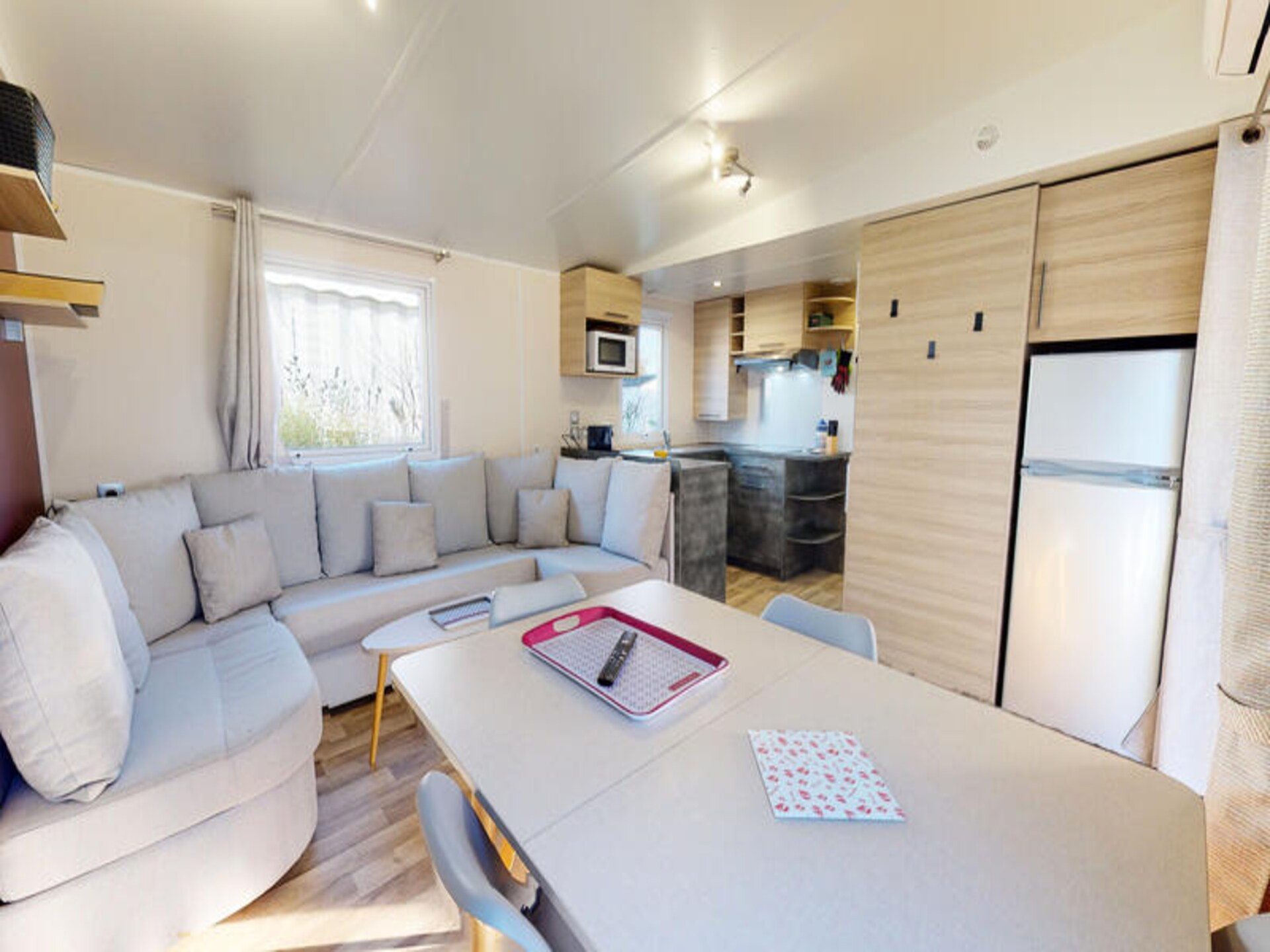 Luxe stacaravan voor 6 personen met zwembad, op 1,5 km van het strand - foto 14
