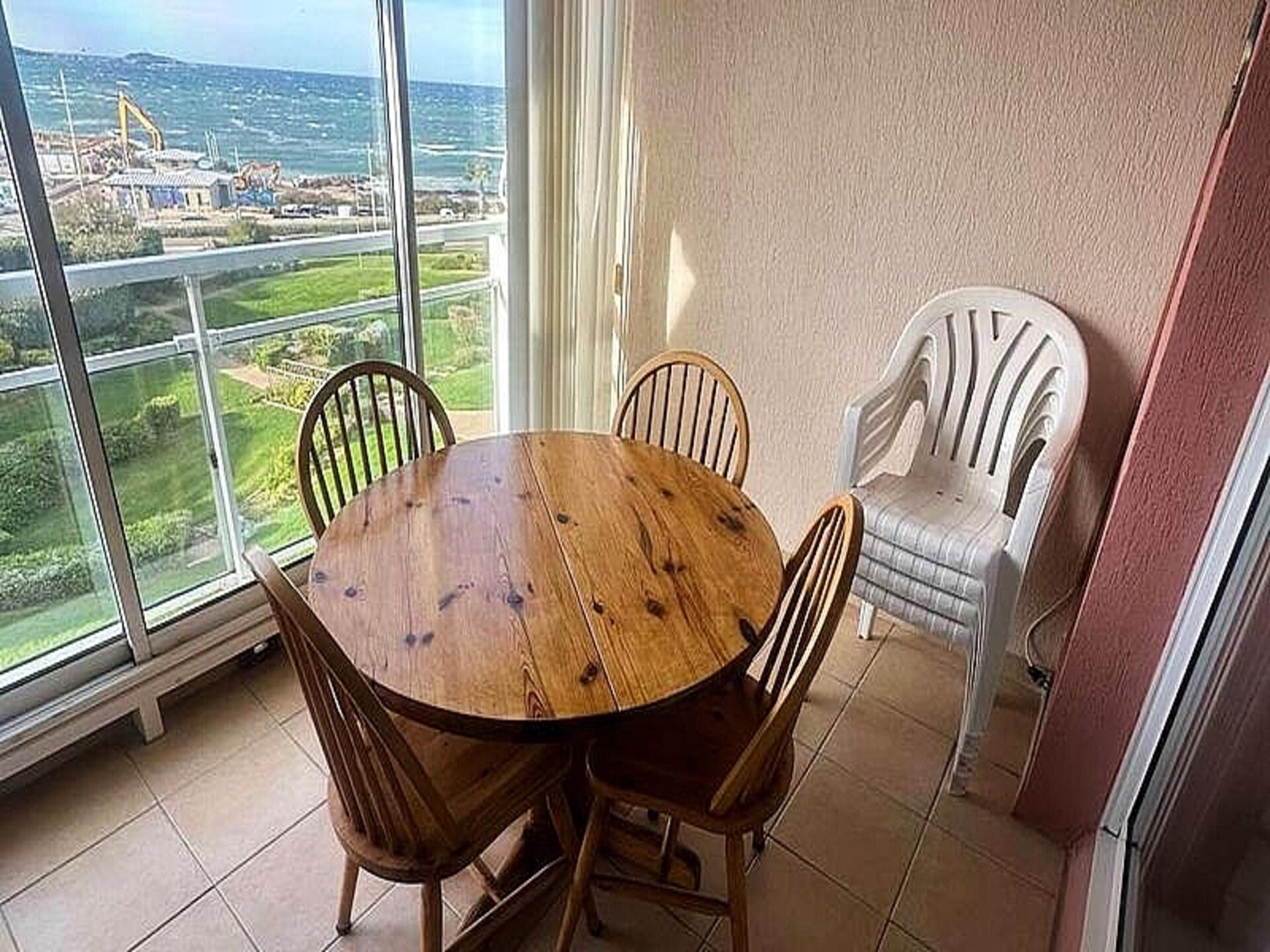 Appartement aan zee bij de haven van Coudoulière met zwembad - foto 21