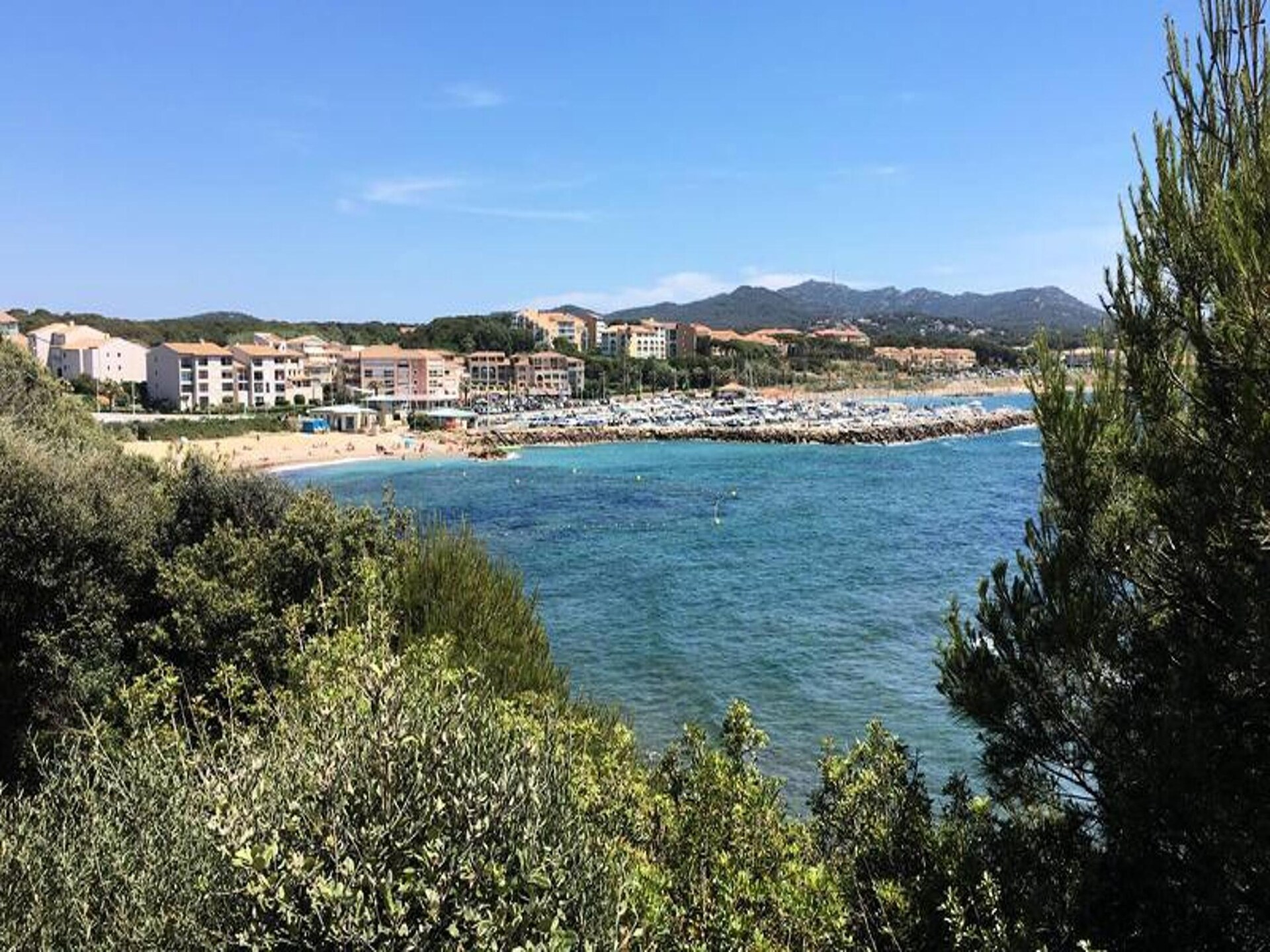 Licht appartement op loopafstand van strand in Six Fours les Plages - foto 18