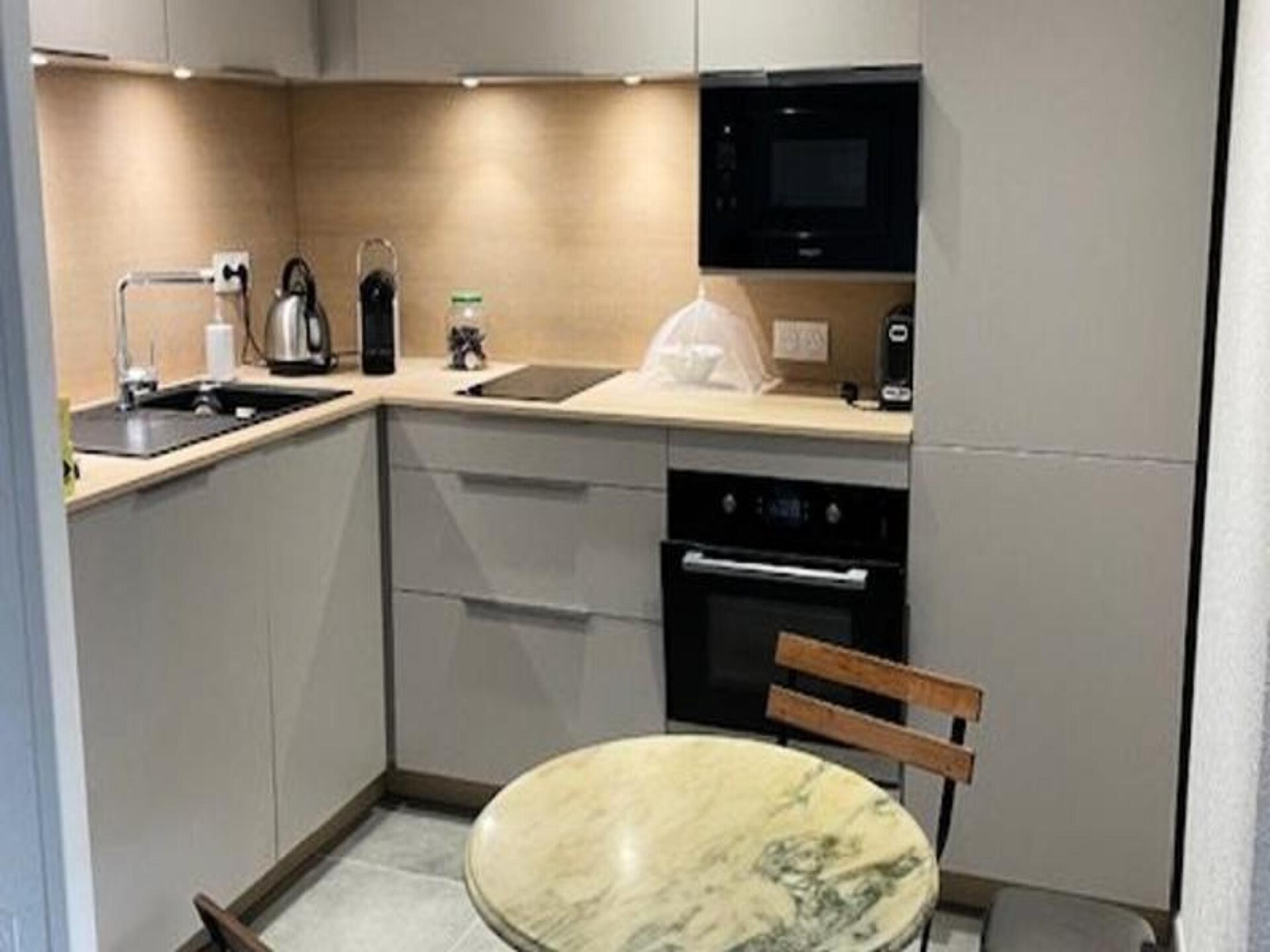 Licht appartement op loopafstand van strand in Six Fours les Plages - foto 4