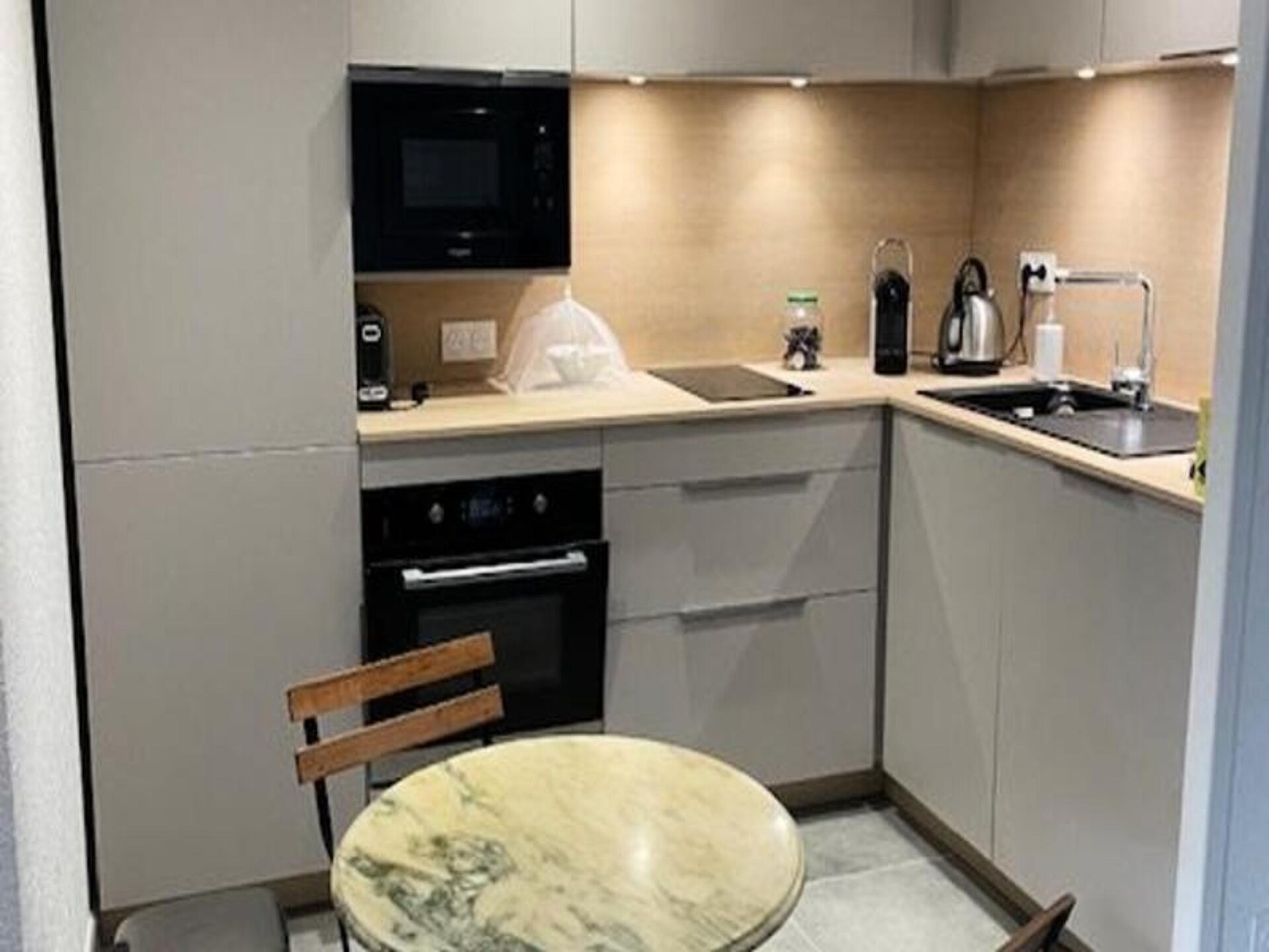 Licht appartement op loopafstand van strand in Six Fours les Plages - foto 14