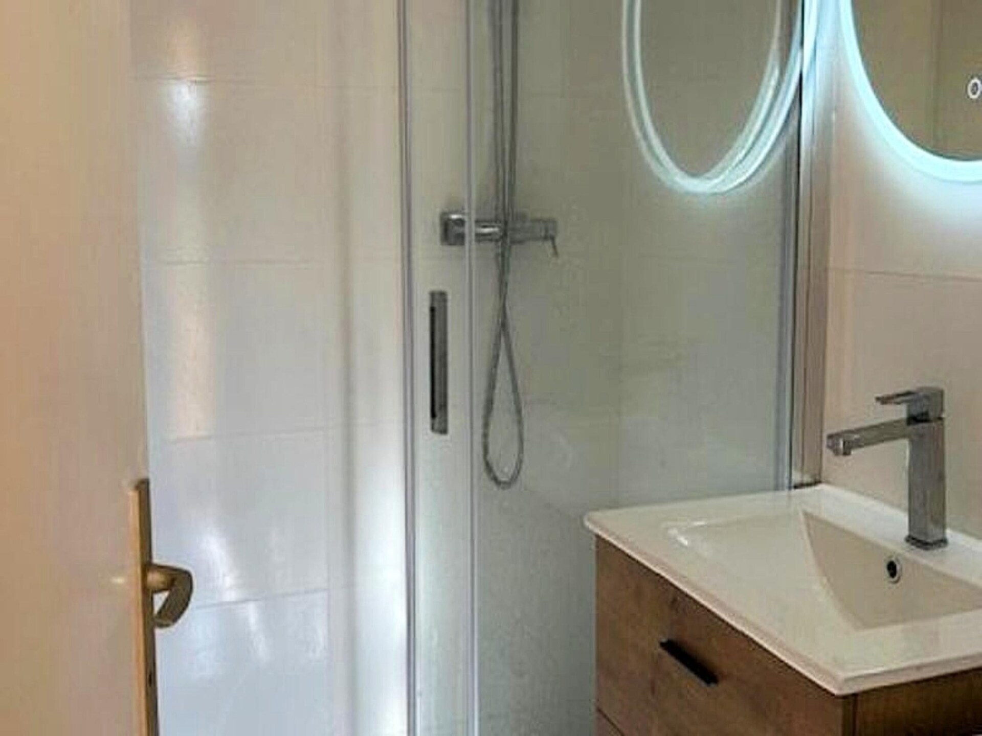 Appartement met panoramisch zeezicht op 200m van het strand - foto 9
