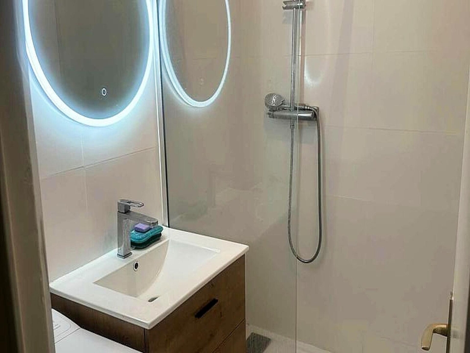 Appartement met panoramisch zeezicht op 200m van het strand - foto 21