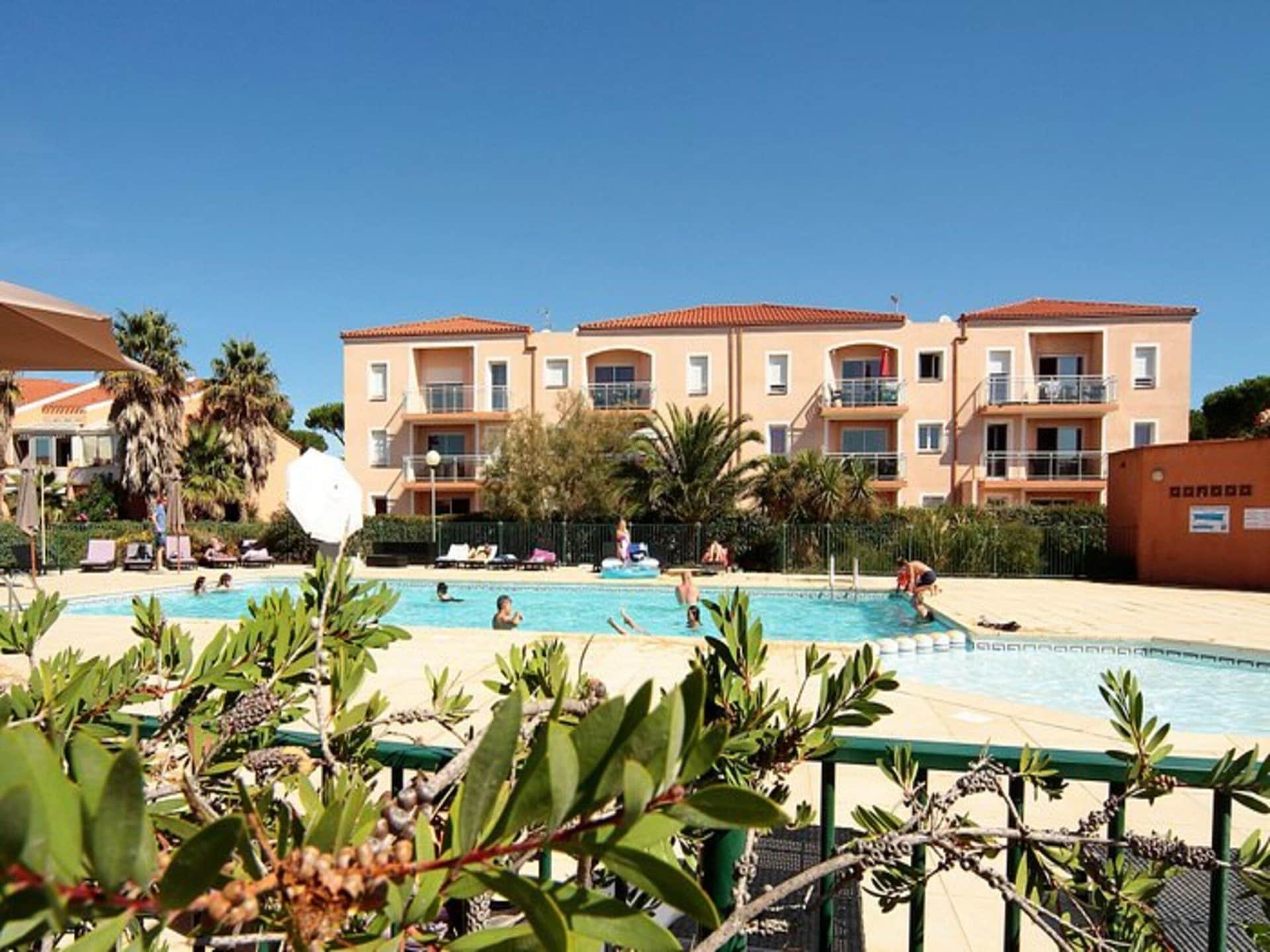 Appartement met panoramisch zeezicht op 200m van het strand - foto 32