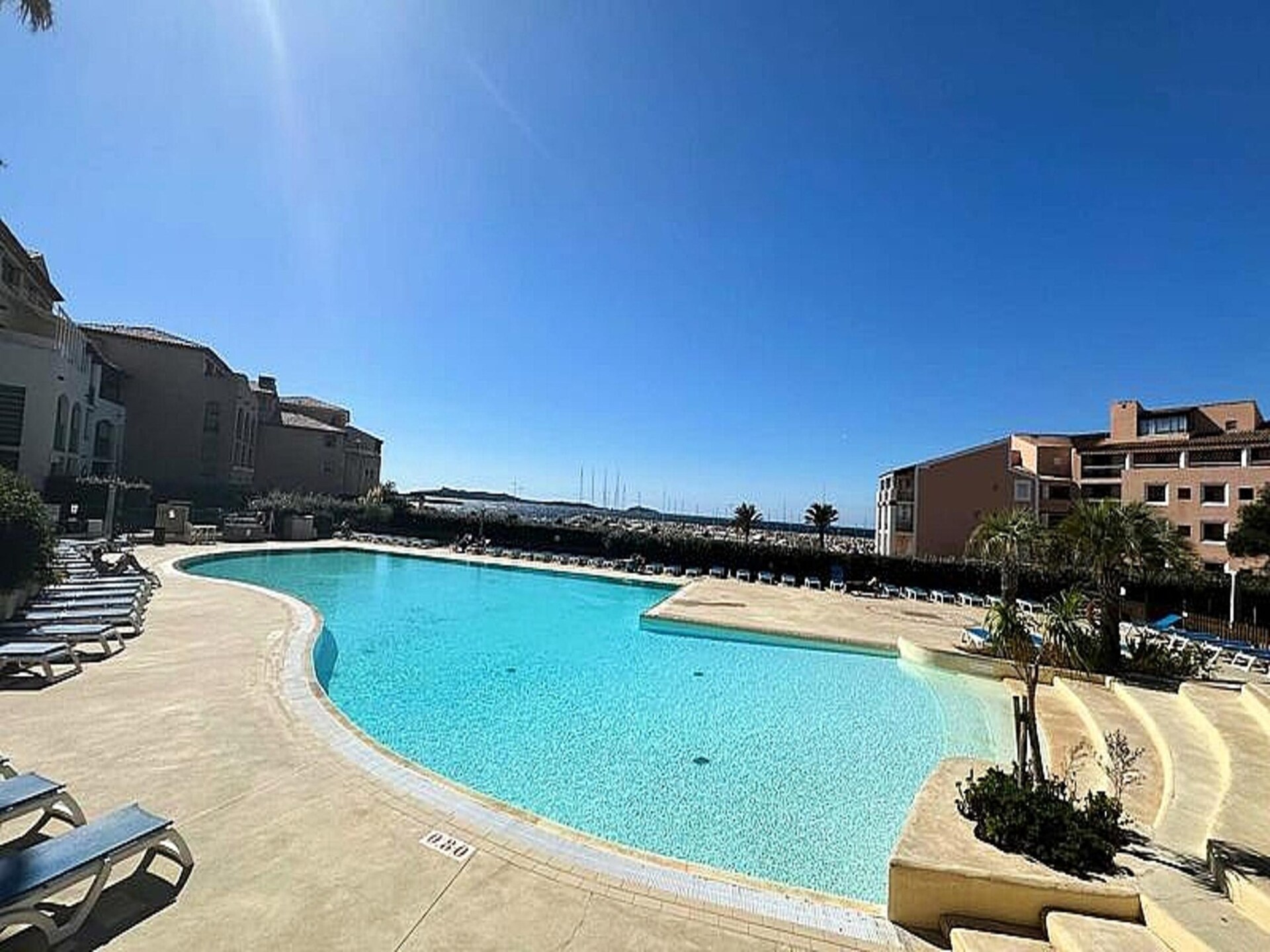 T2 appartement met terras op 100m van zee in Six-Fours-les-Plages - foto 6