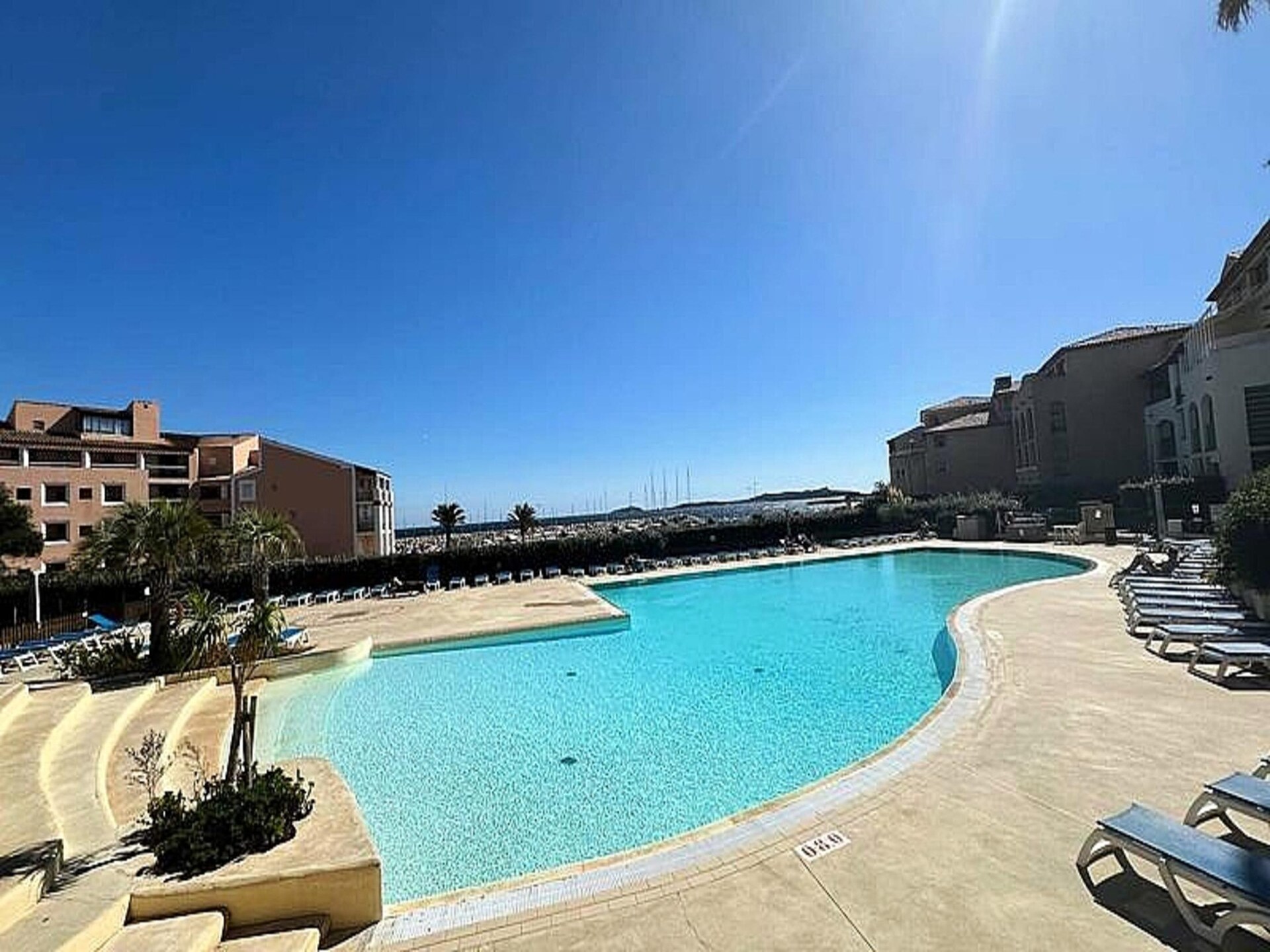T2 appartement met terras op 100m van zee in Six-Fours-les-Plages - foto 13