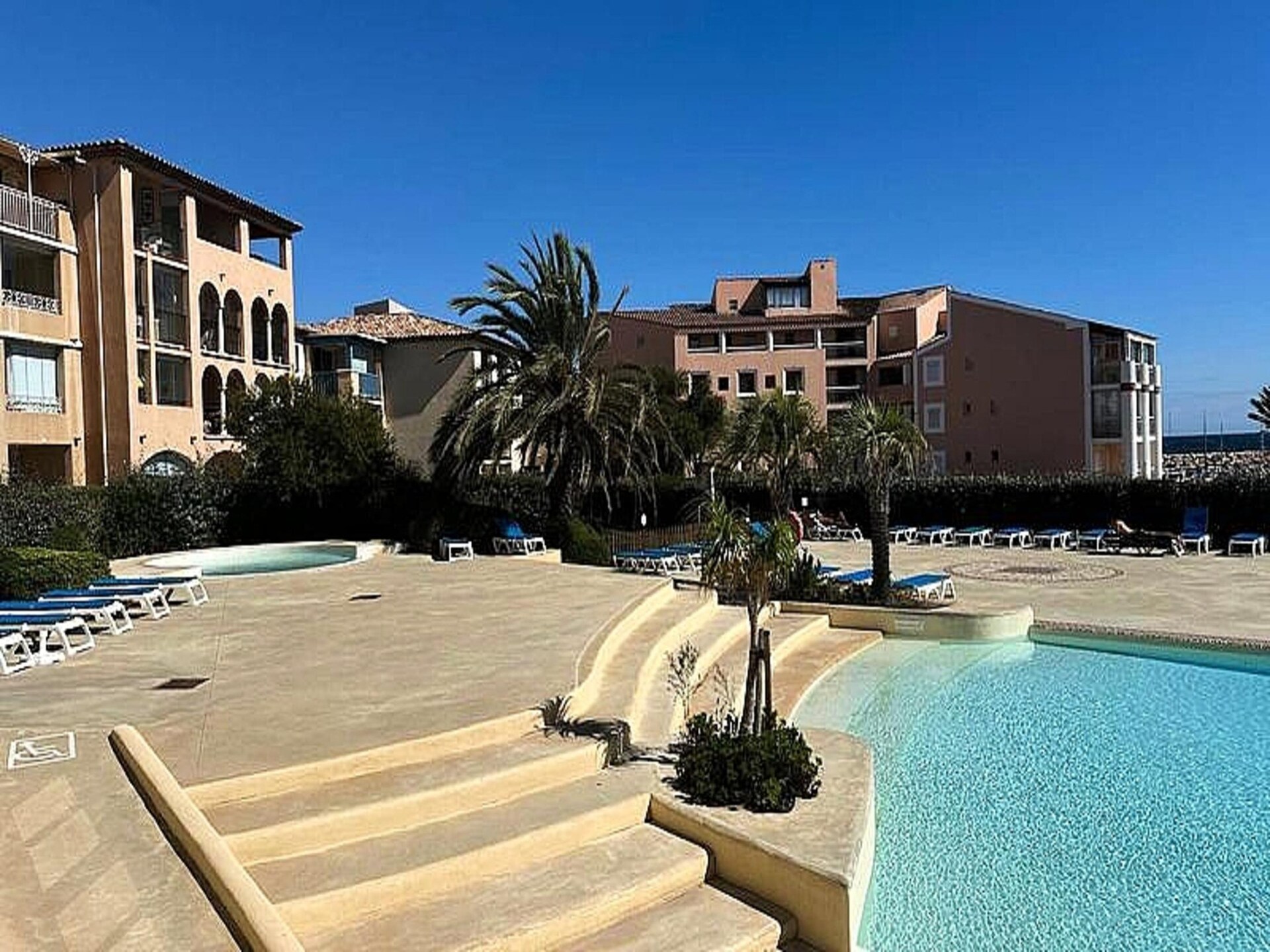 T2 appartement met terras op 100m van zee in Six-Fours-les-Plages - foto 10