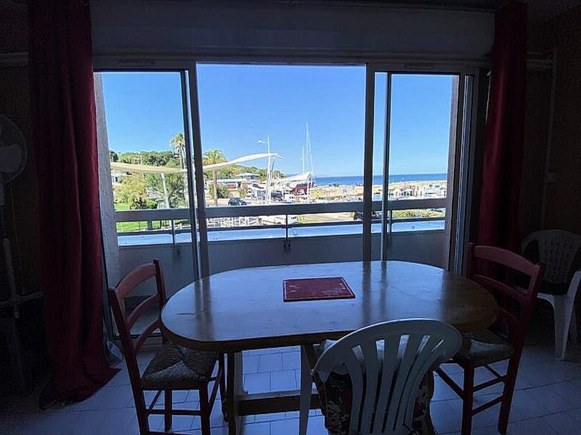 Appartement aan zee in Six Fours met balkon, op 50m van strand en haven - foto 19