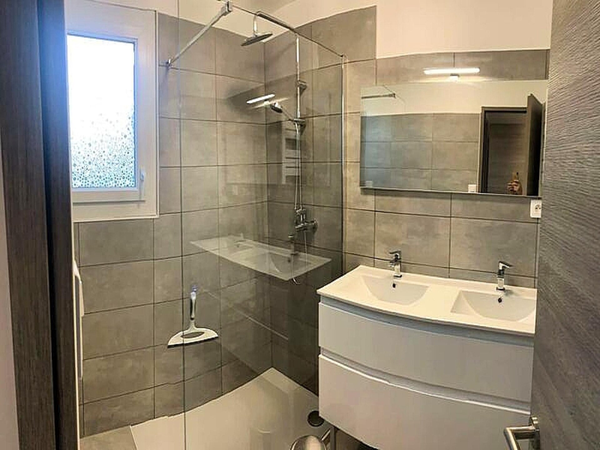 Ruim appartement voor 6 op 100m van zee met terras in Six Fours - foto 18