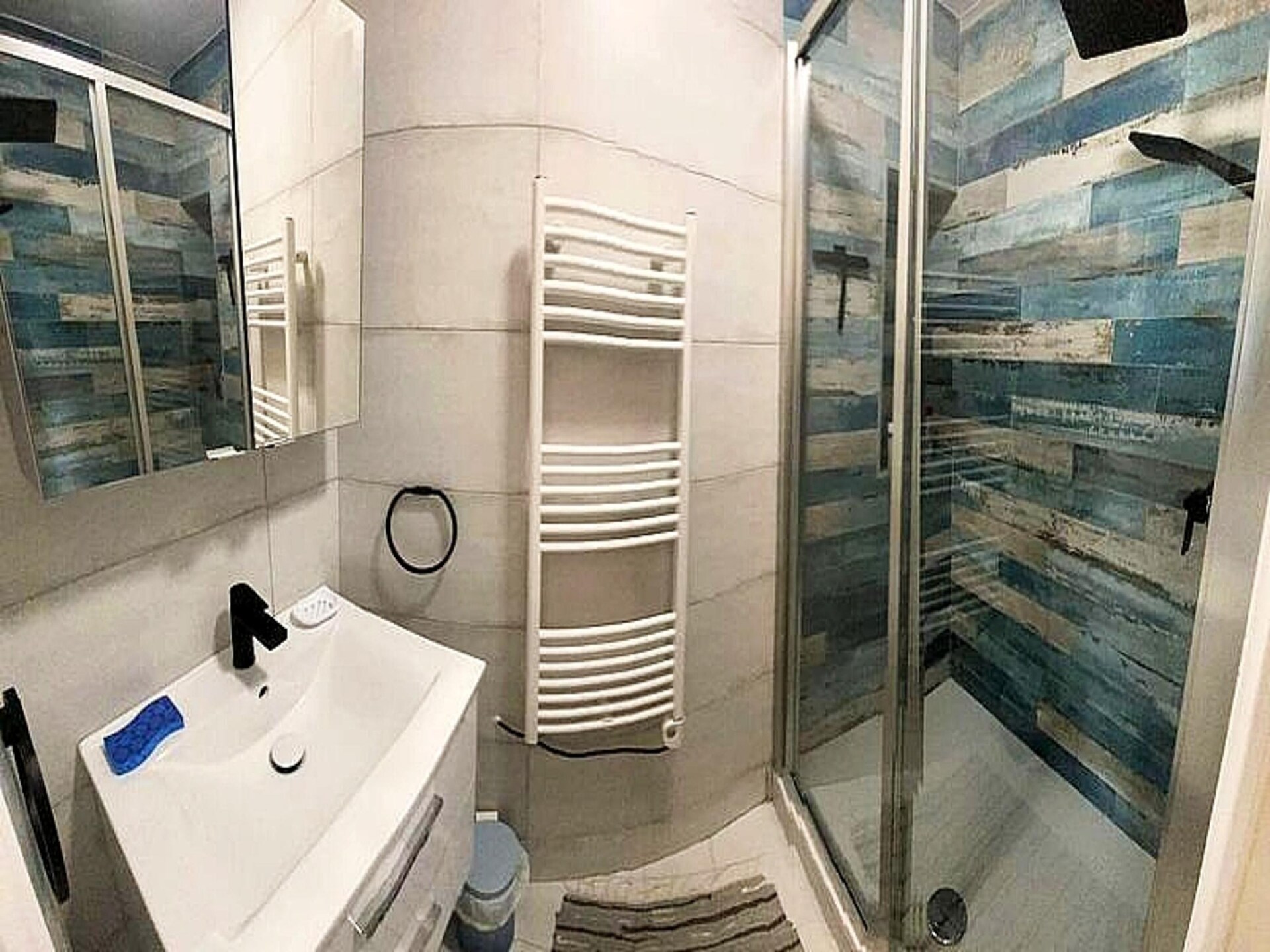 Appartement aan zee in Six Fours met uitzicht op de haven van Coudoulière - foto 18