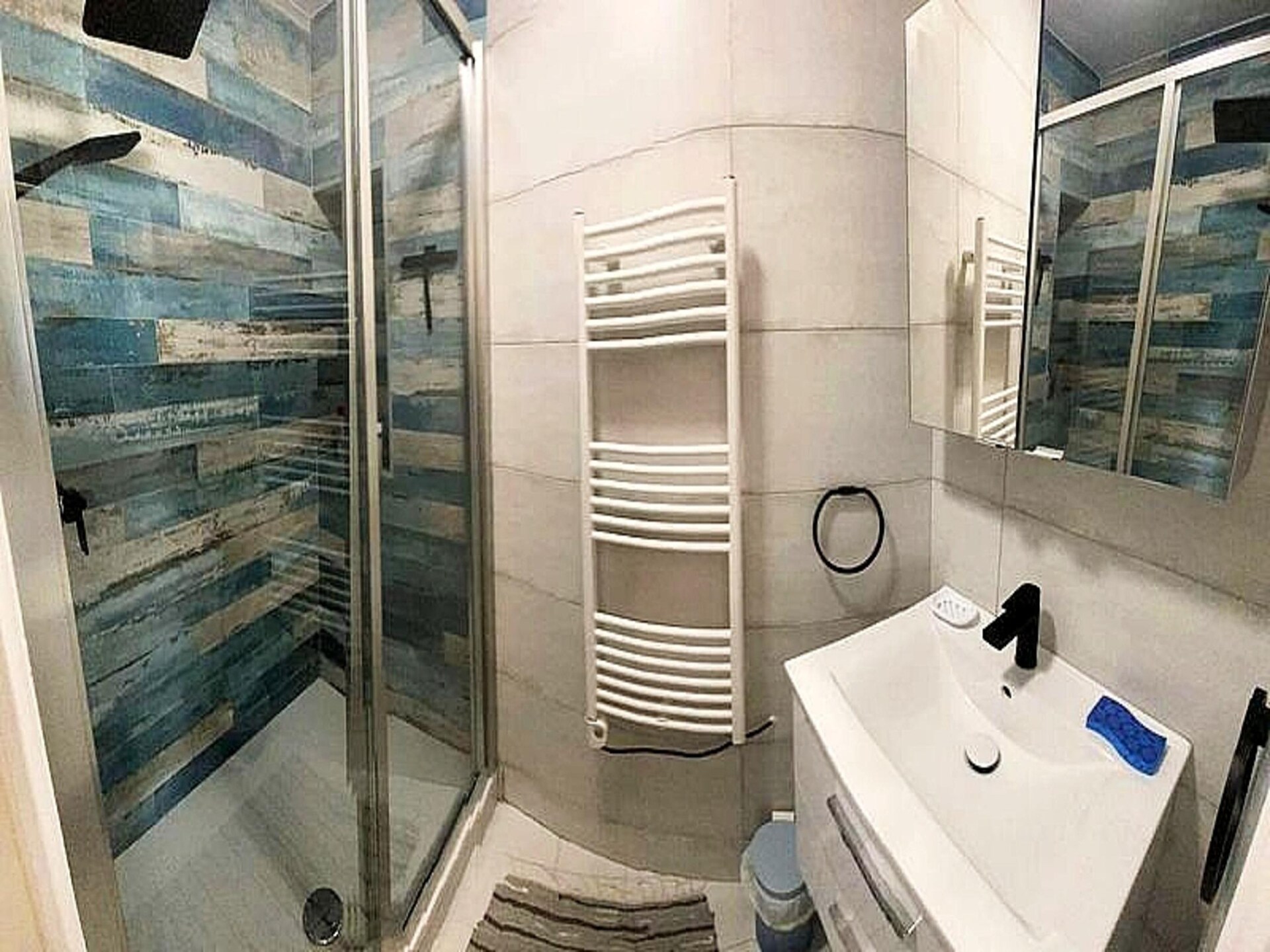 Appartement aan zee in Six Fours met uitzicht op de haven van Coudoulière - foto 8