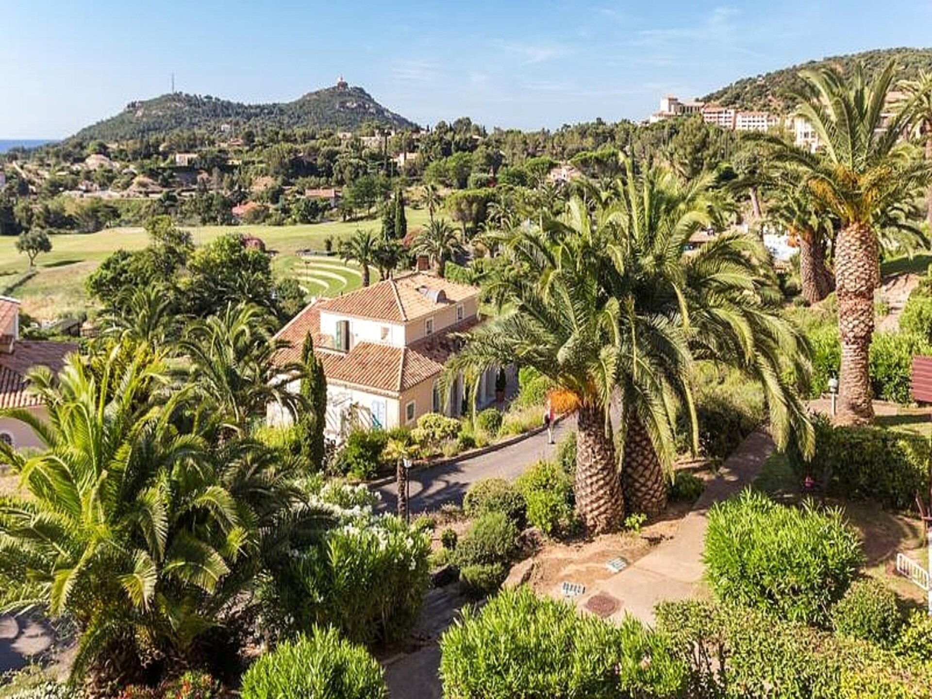 Panoramisch appartement voor 5 op het Côte d'Azur met zwembaden - foto 9