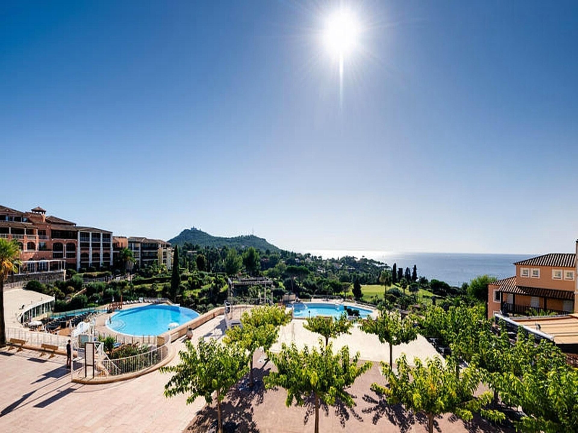 Panoramisch appartement voor 5 op het Côte d'Azur met zwembaden - foto 12